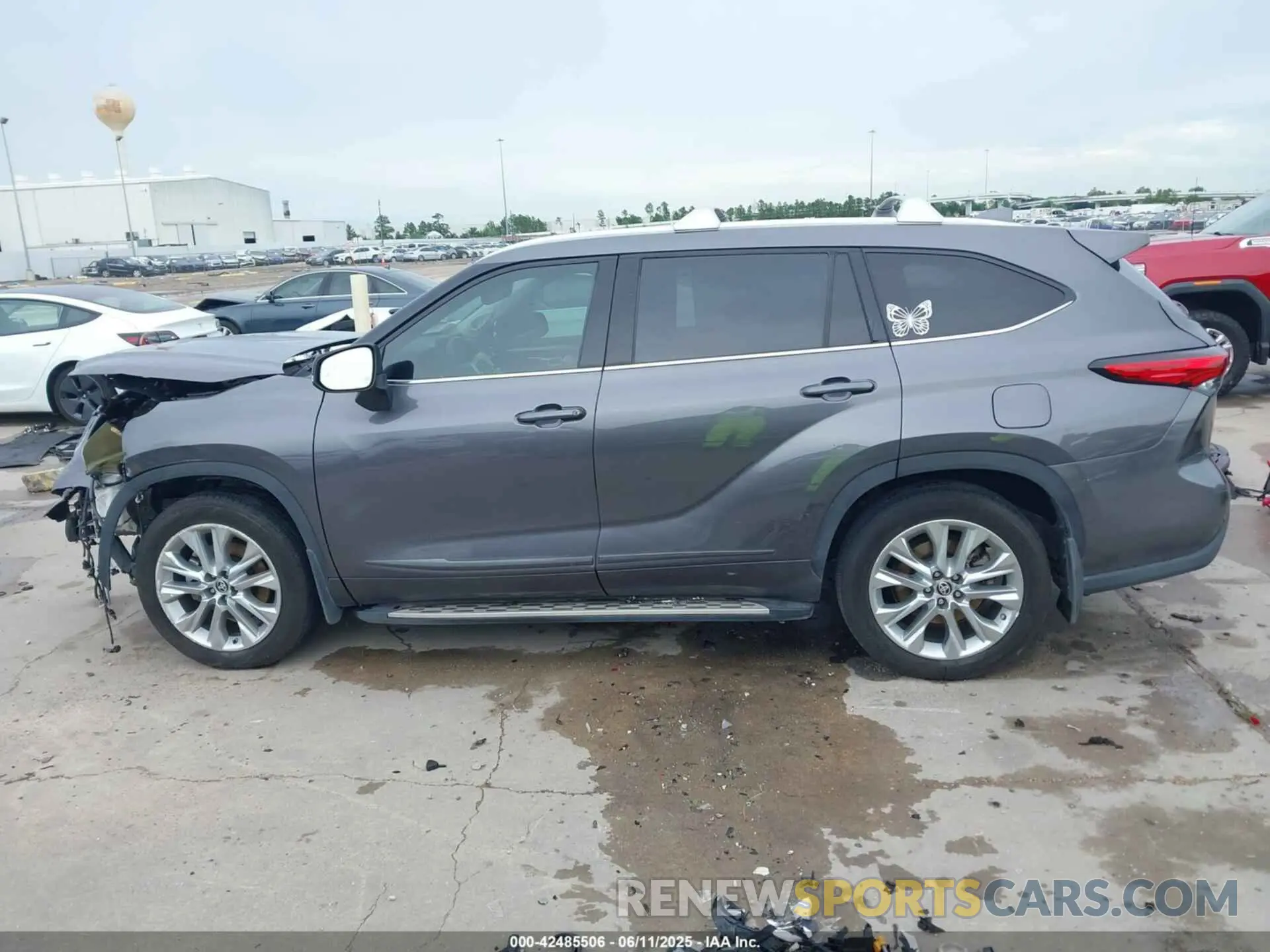 14 Photograph of a damaged car 5TDYARAH5NS513080 TOYOTA HIGHLANDER 2022