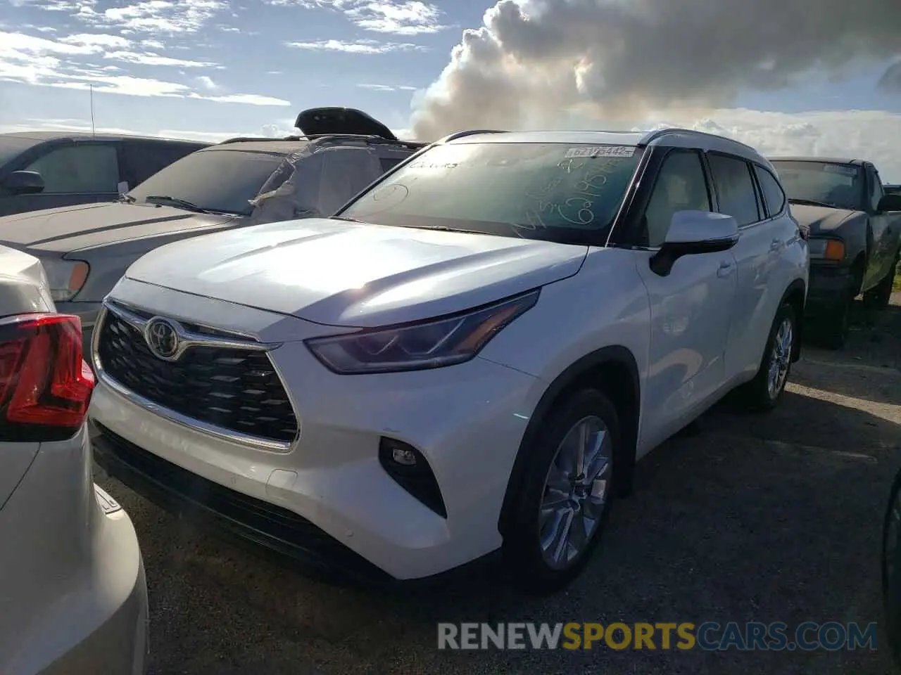 2 Photograph of a damaged car 5TDYZRAH1NS541922 TOYOTA HIGHLANDER 2022