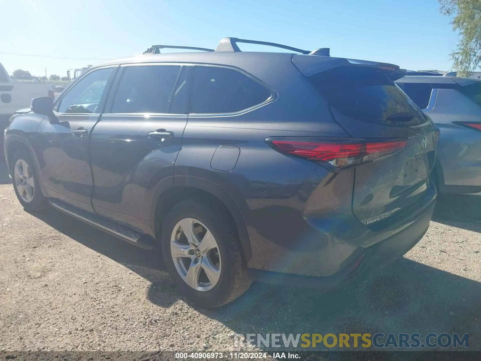 3 Photograph of a damaged car 5TDZARAH3NS514796 TOYOTA HIGHLANDER 2022