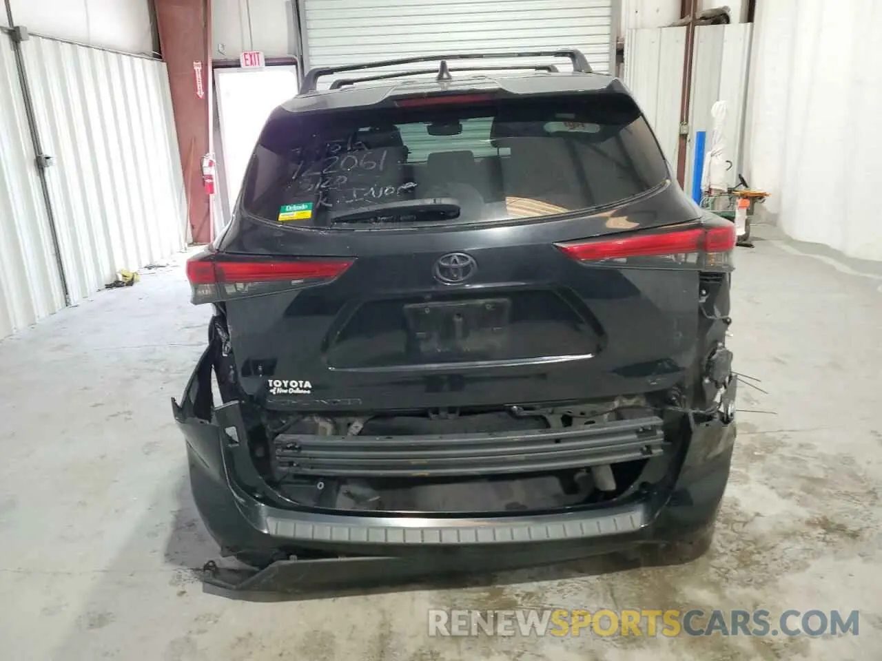 6 Photograph of a damaged car 5TDZZRAH0NS122061 TOYOTA HIGHLANDER 2022