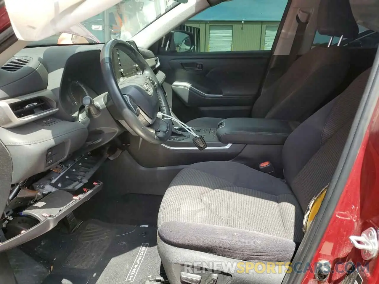 7 Photograph of a damaged car 5TDZZRAH0NS551913 TOYOTA HIGHLANDER 2022