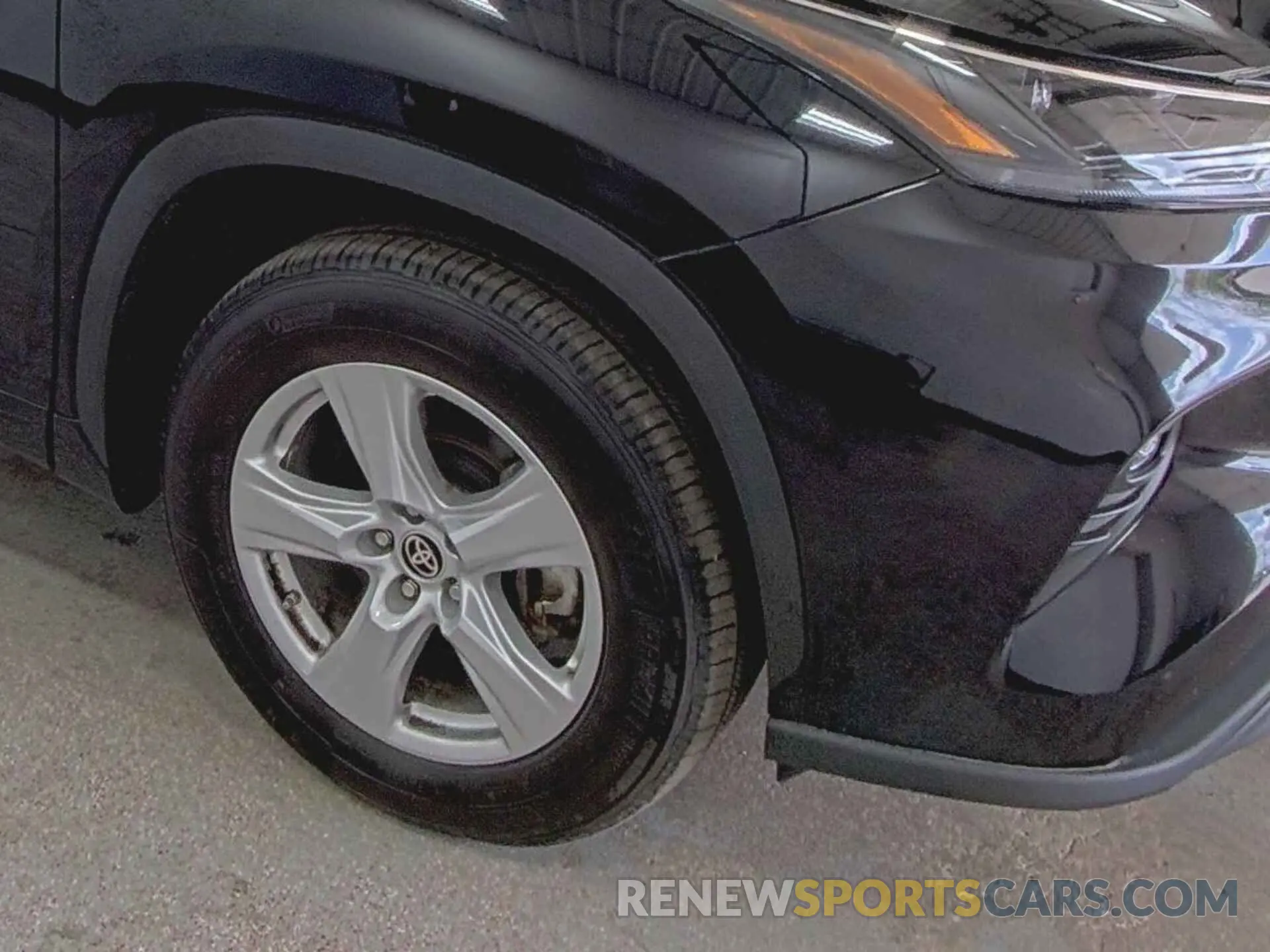 7 Photograph of a damaged car 5TDZZRAH1NS559227 TOYOTA HIGHLANDER 2022