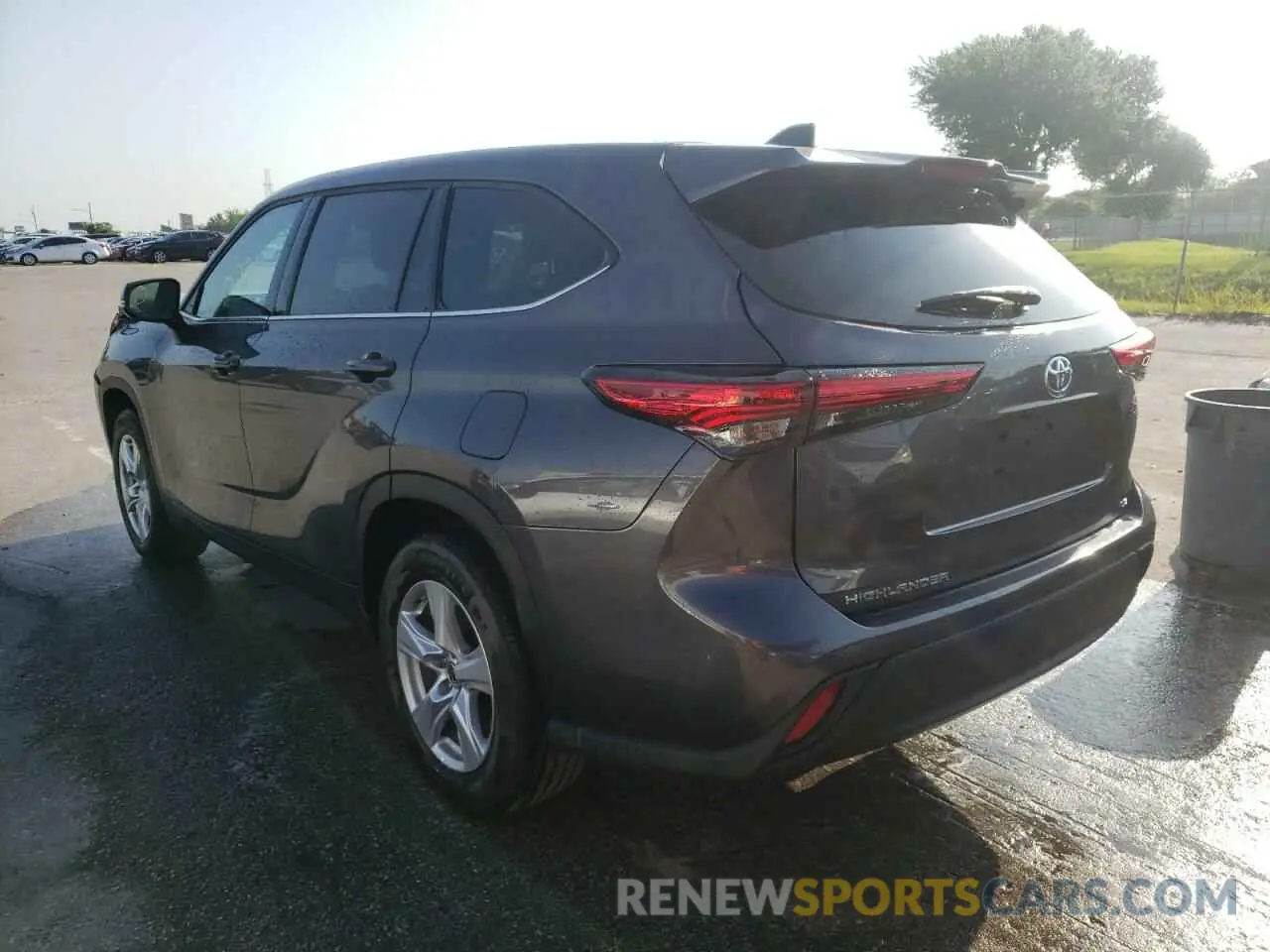 3 Photograph of a damaged car 5TDZZRAH2NS544087 TOYOTA HIGHLANDER 2022