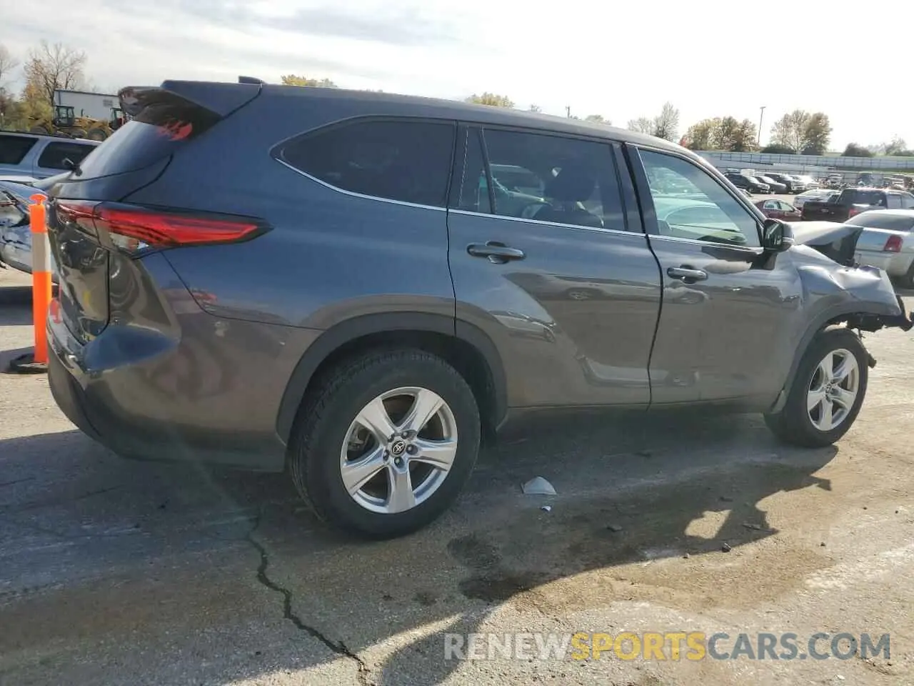 3 Photograph of a damaged car 5TDZZRAH3NS102886 TOYOTA HIGHLANDER 2022