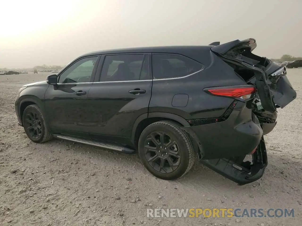 2 Photograph of a damaged car 5TDZZRAH3NS109790 TOYOTA HIGHLANDER 2022