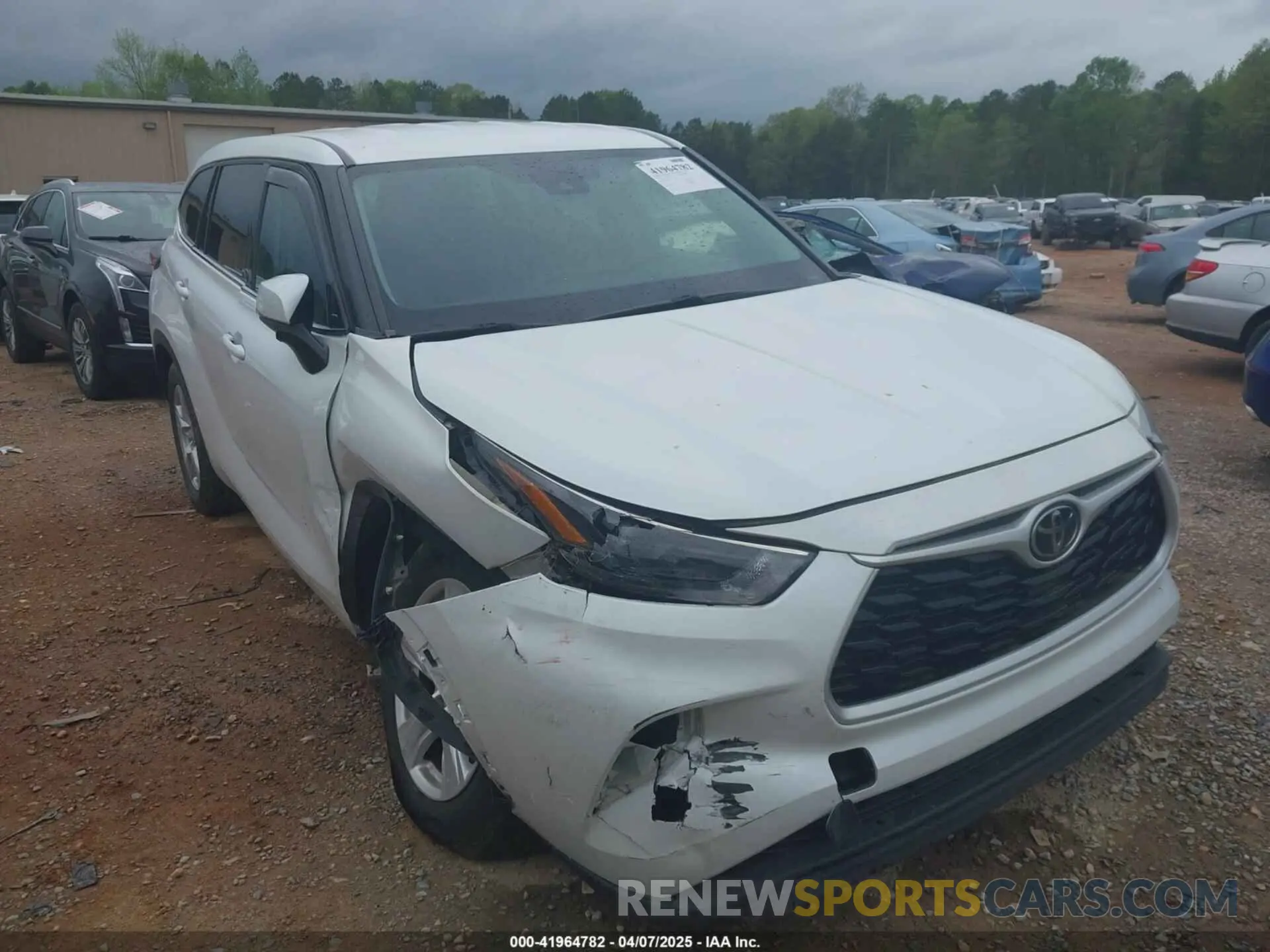 1 Photograph of a damaged car 5TDZZRAH4NS104484 TOYOTA HIGHLANDER 2022