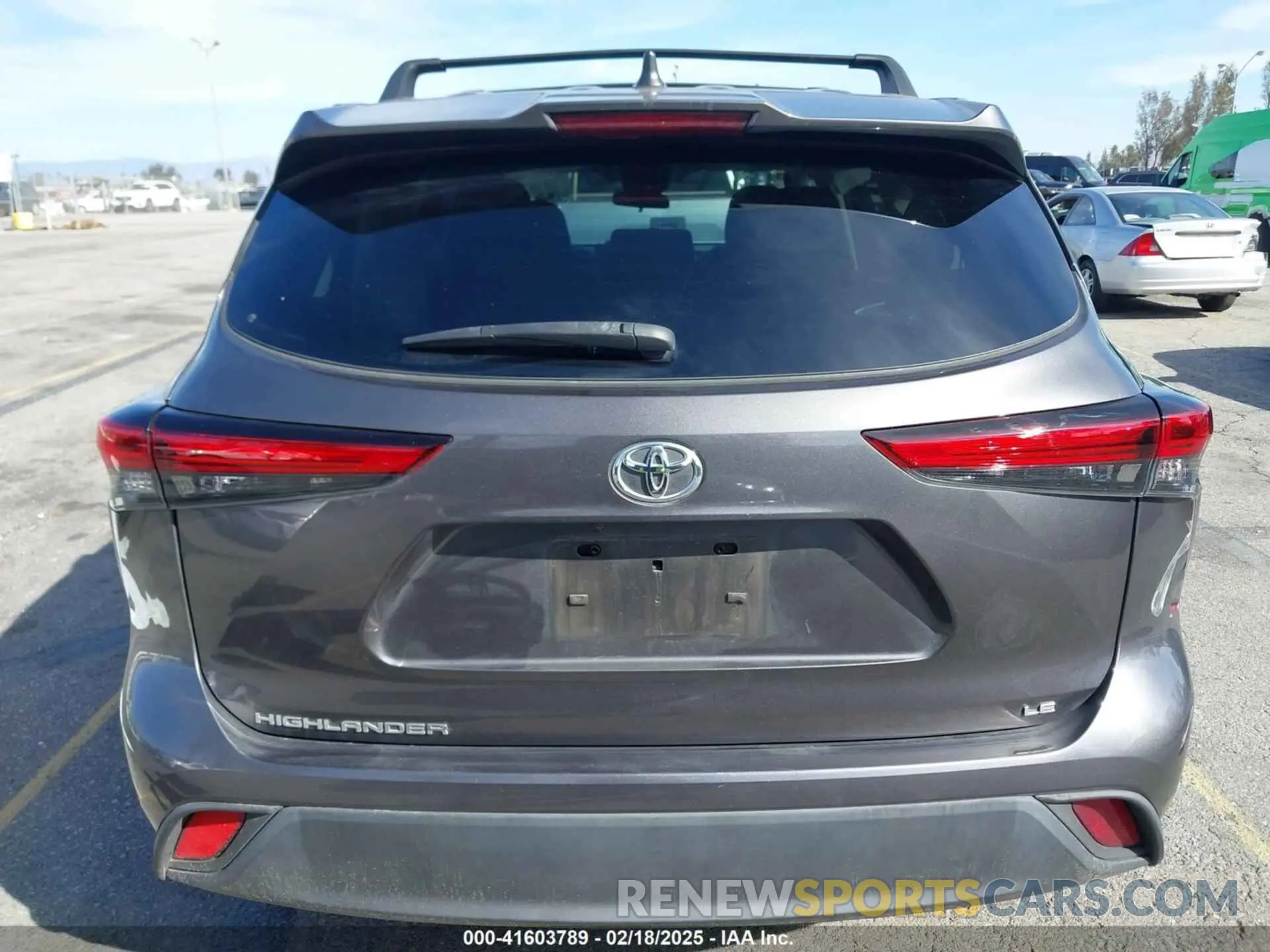 16 Photograph of a damaged car 5TDZZRAH5NS122458 TOYOTA HIGHLANDER 2022