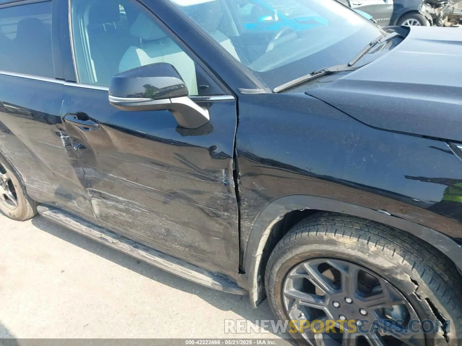 6 Photograph of a damaged car 5TDZZRAH7NS557045 TOYOTA HIGHLANDER 2022