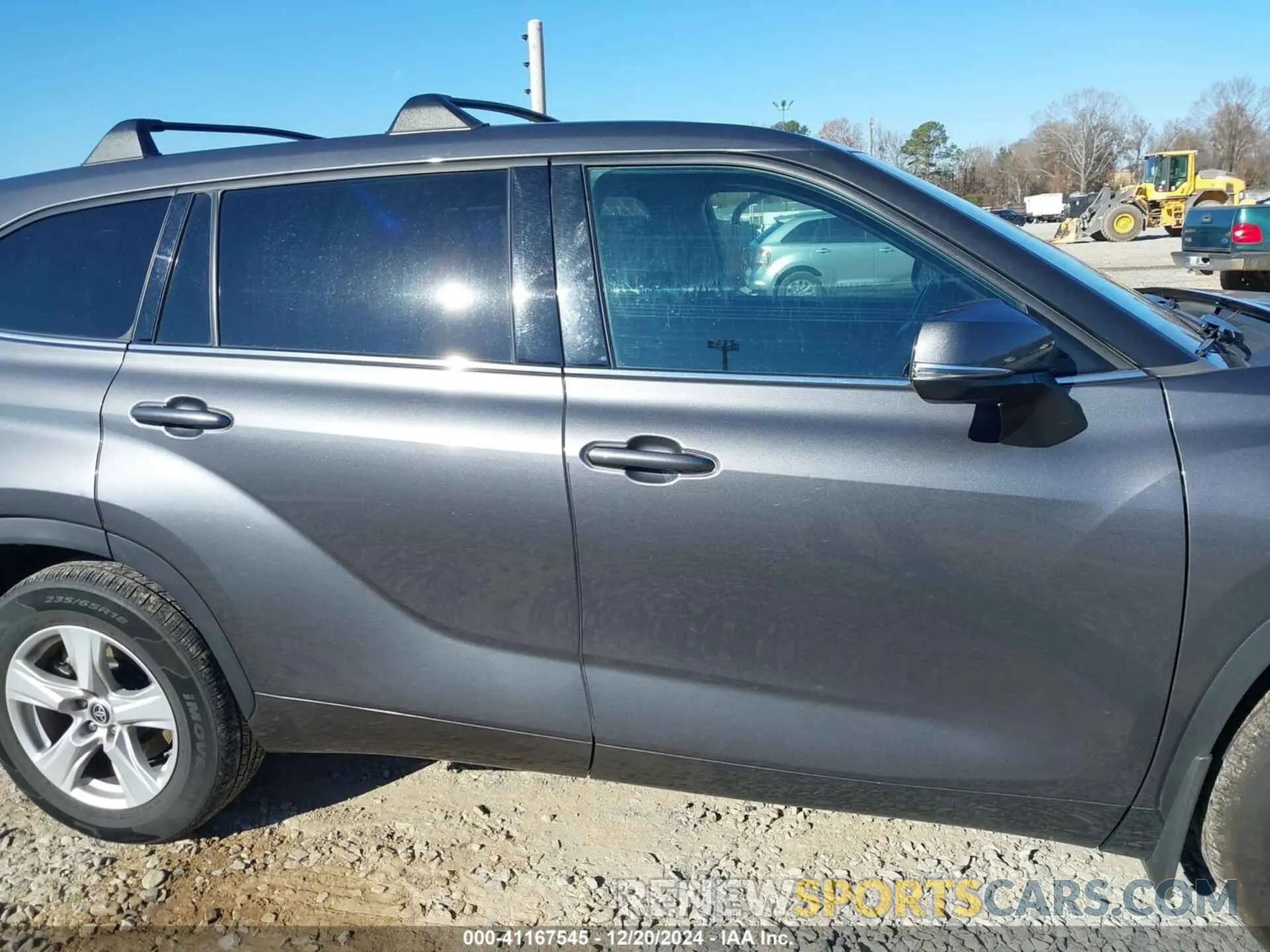 14 Photograph of a damaged car 5TDZZRAH7NS557191 TOYOTA HIGHLANDER 2022