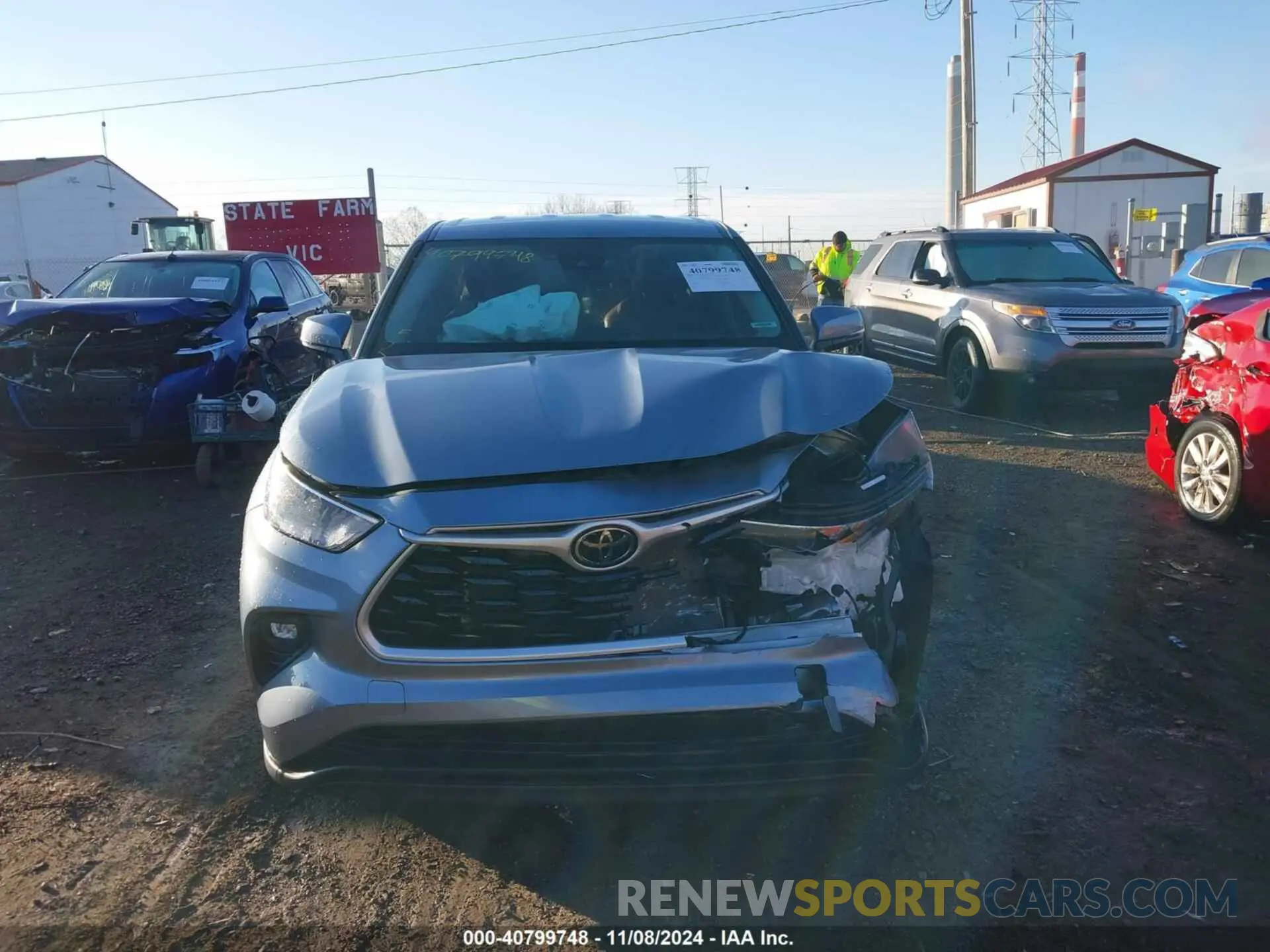 12 Photograph of a damaged car 5TDZZRAH9NS137948 TOYOTA HIGHLANDER 2022