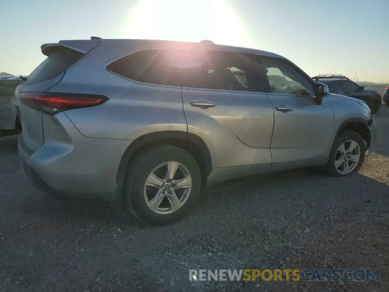 3 Photograph of a damaged car 5TDZZRAHXNS105459 TOYOTA HIGHLANDER 2022