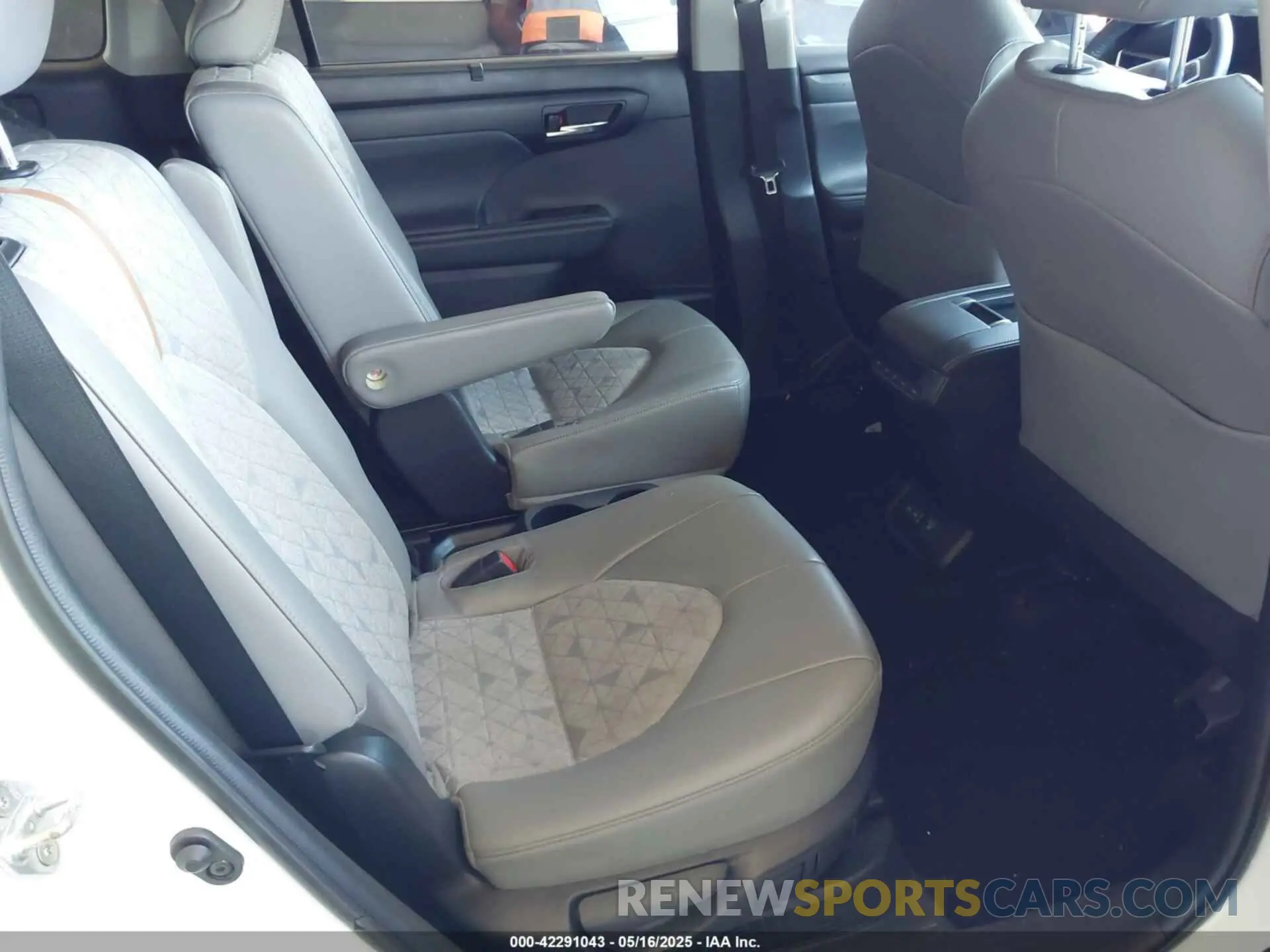 8 Фотография поврежденного автомобиля 5TDAARAH7PS017203 TOYOTA HIGHLANDER 2023