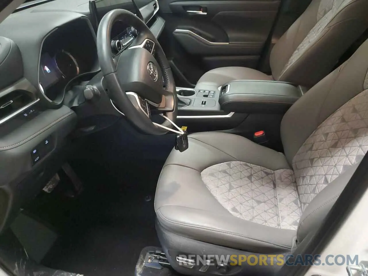 7 Фотография поврежденного автомобиля 5TDABRCH7PS586904 TOYOTA HIGHLANDER 2023