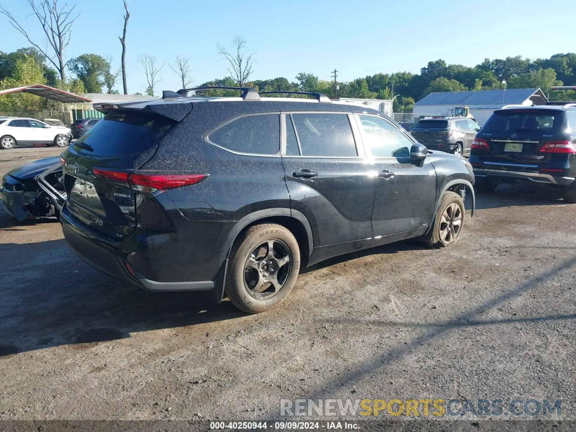 4 Photograph of a damaged car 5TDABRCH8PS570940 TOYOTA HIGHLANDER 2023