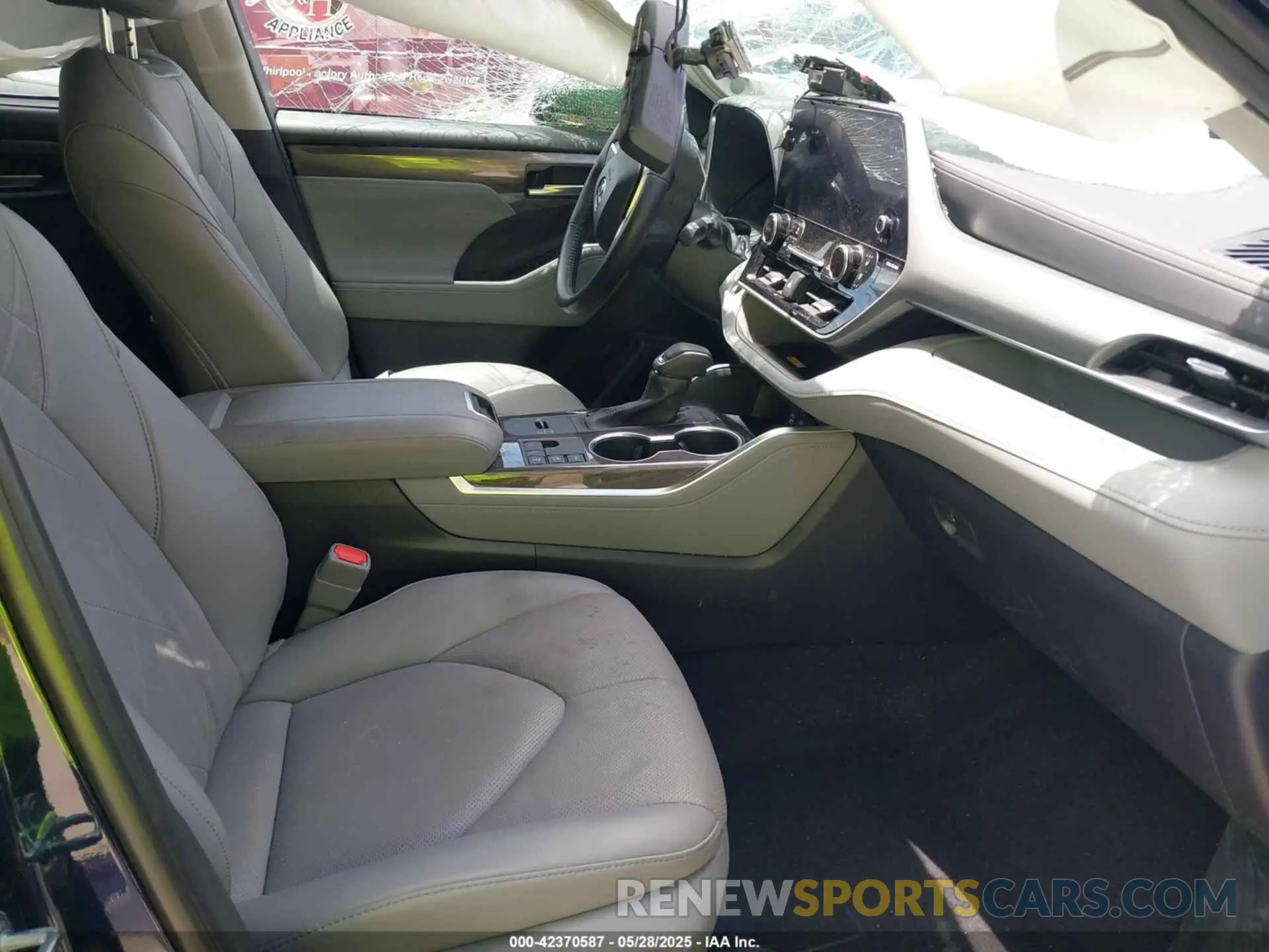 5 Photograph of a damaged car 5TDEBRCH4PS596582 TOYOTA HIGHLANDER 2023