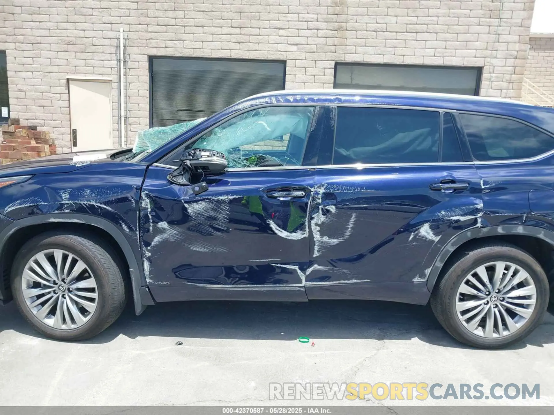6 Photograph of a damaged car 5TDEBRCH4PS596582 TOYOTA HIGHLANDER 2023