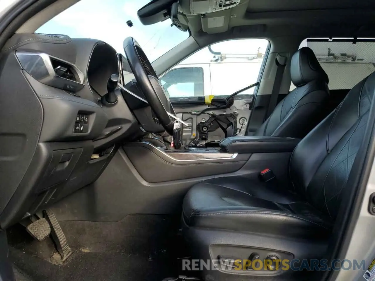 7 Photograph of a damaged car 5TDEBRCH8PS119041 TOYOTA HIGHLANDER 2023