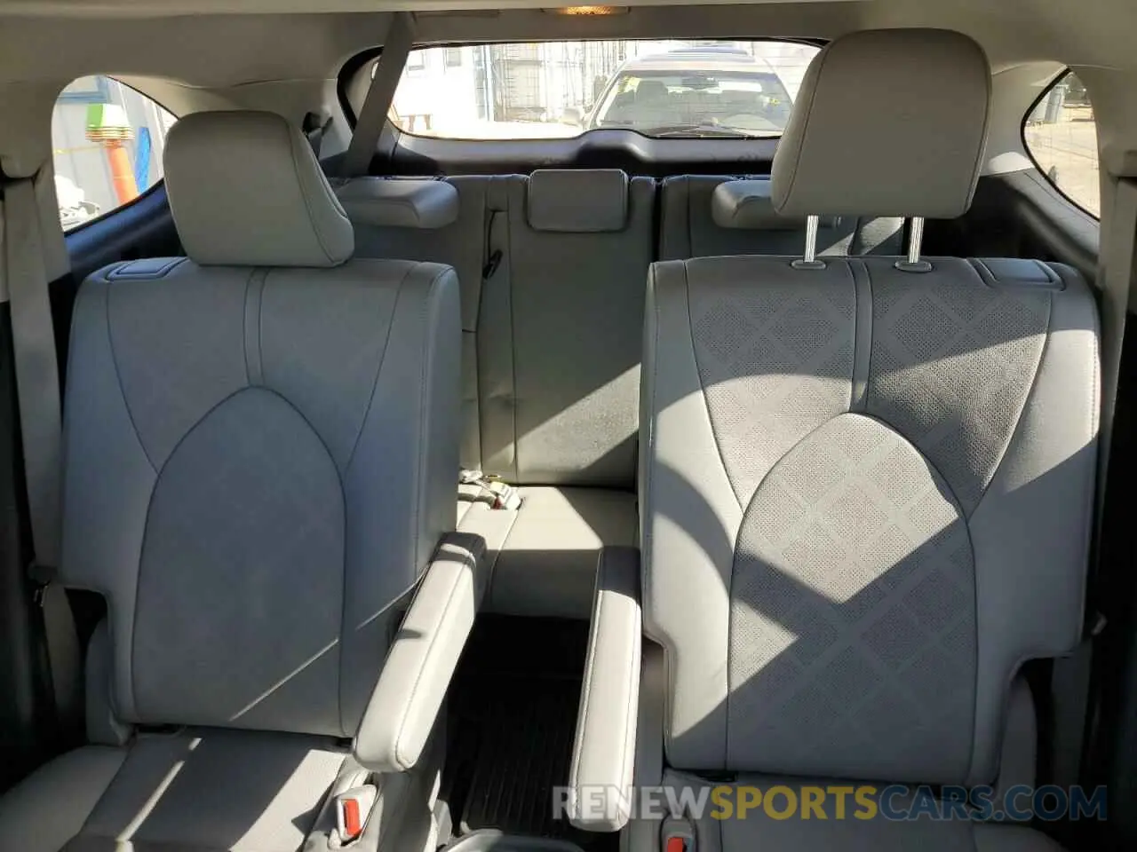 10 Photograph of a damaged car 5TDEBRCH9PS123745 TOYOTA HIGHLANDER 2023