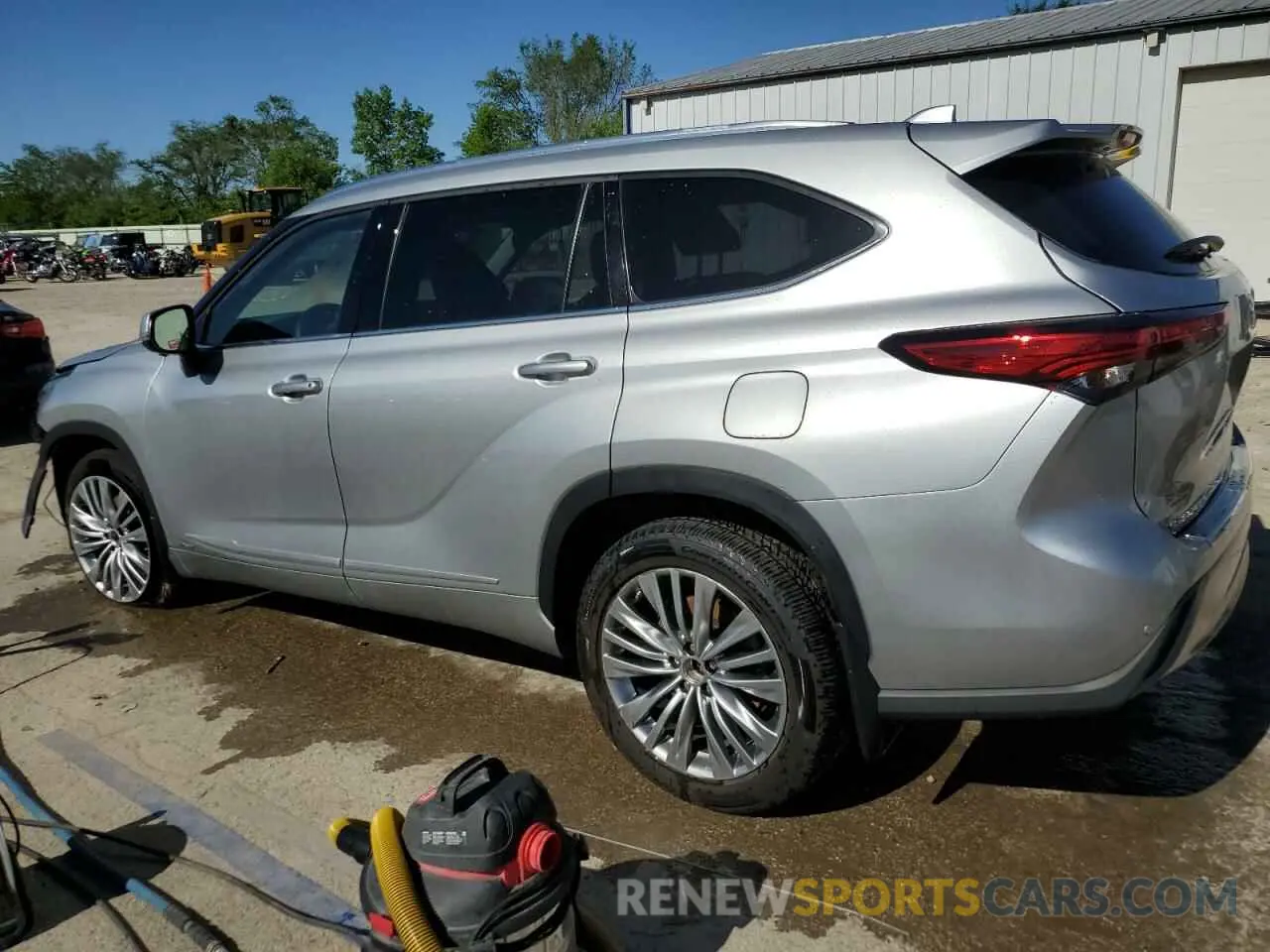 2 Photograph of a damaged car 5TDEBRCH9PS123745 TOYOTA HIGHLANDER 2023