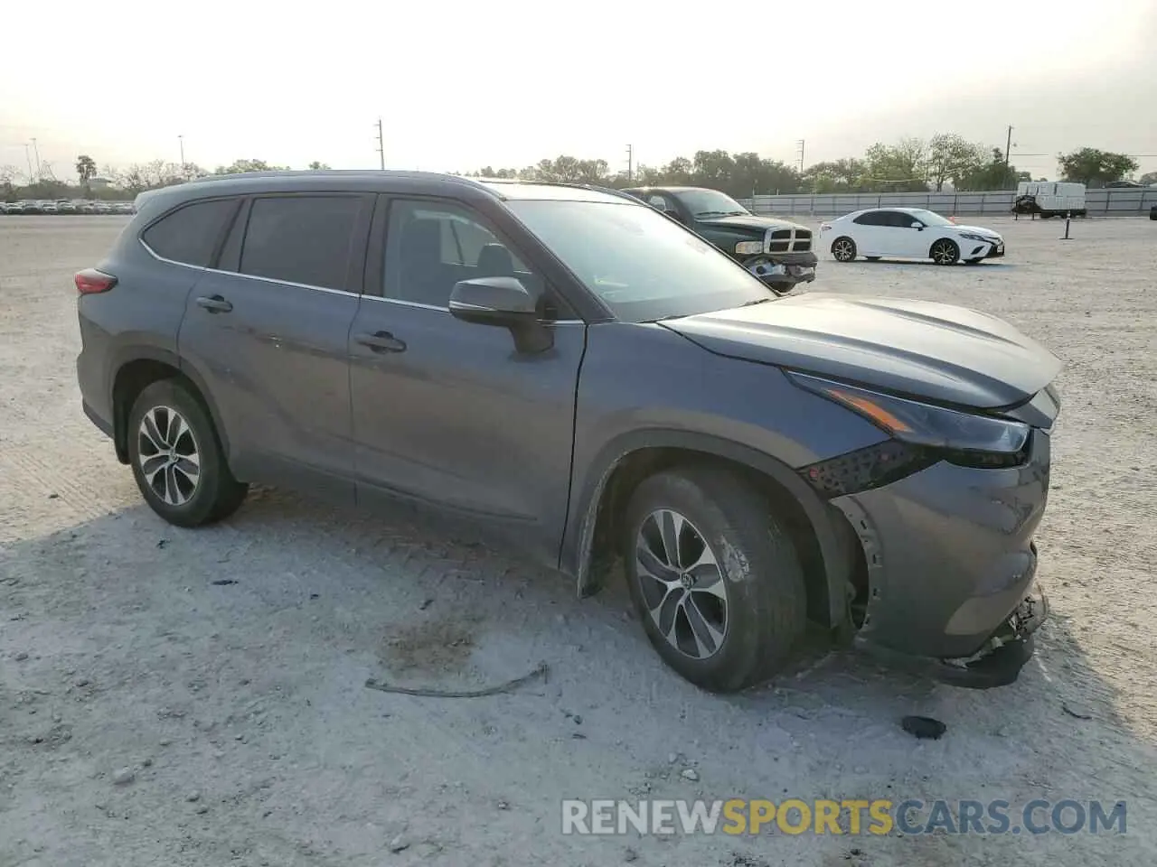4 Photograph of a damaged car 5TDKARAHXPS018902 TOYOTA HIGHLANDER 2023
