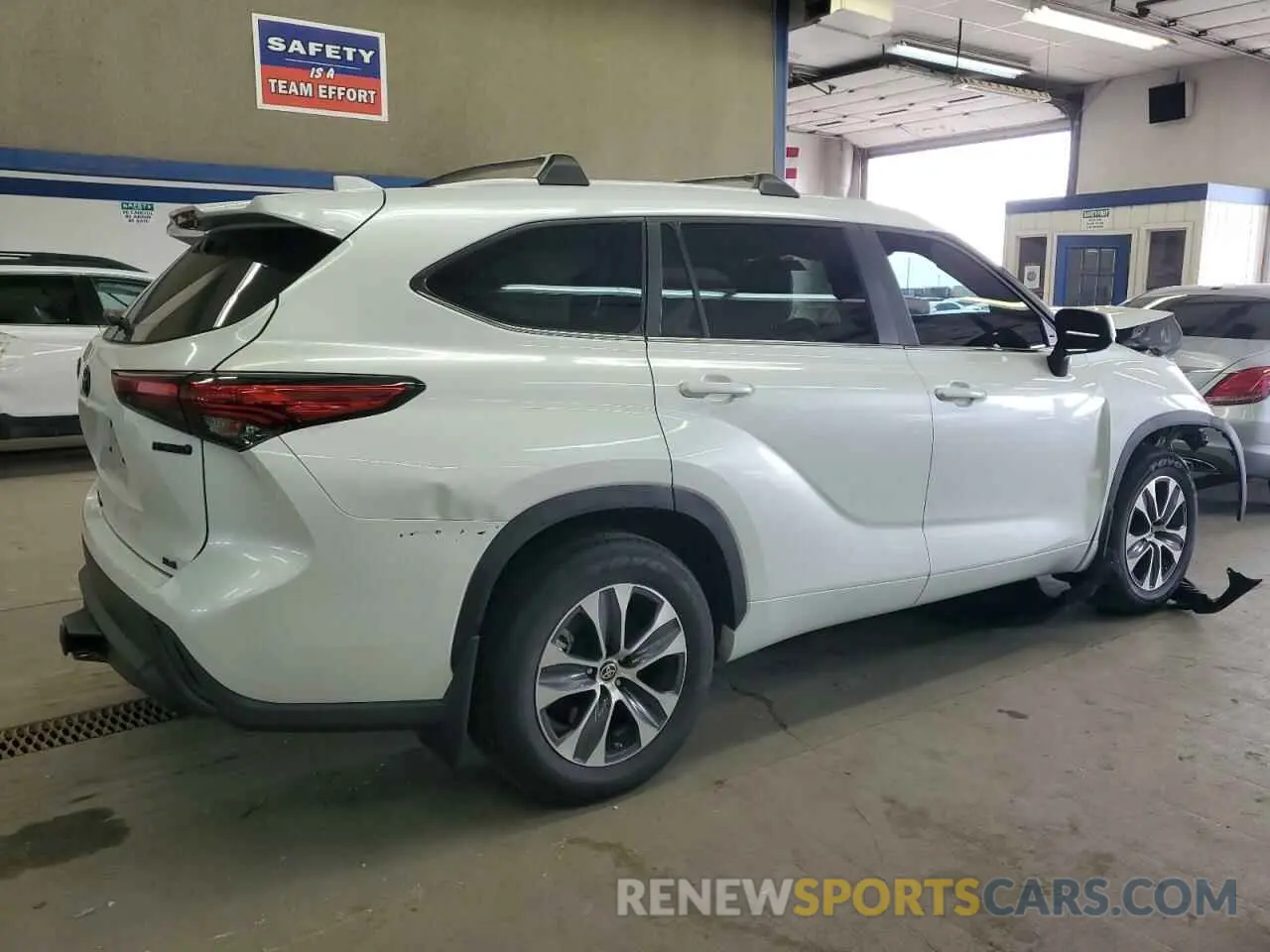 3 Фотография поврежденного автомобиля 5TDKARAHXPS021167 TOYOTA HIGHLANDER 2023