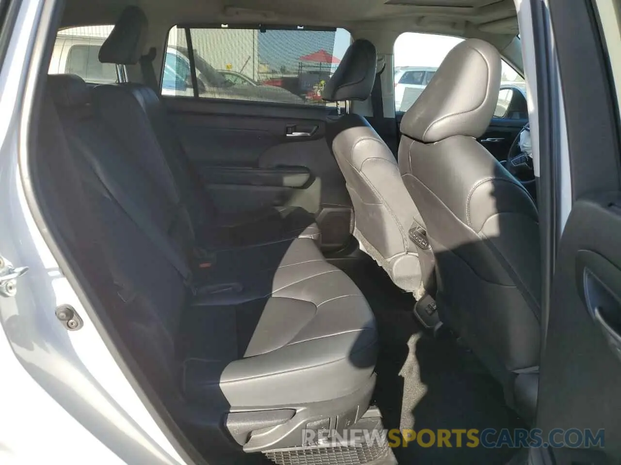 11 Фотография поврежденного автомобиля 5TDKBRCH4PS113997 TOYOTA HIGHLANDER 2023