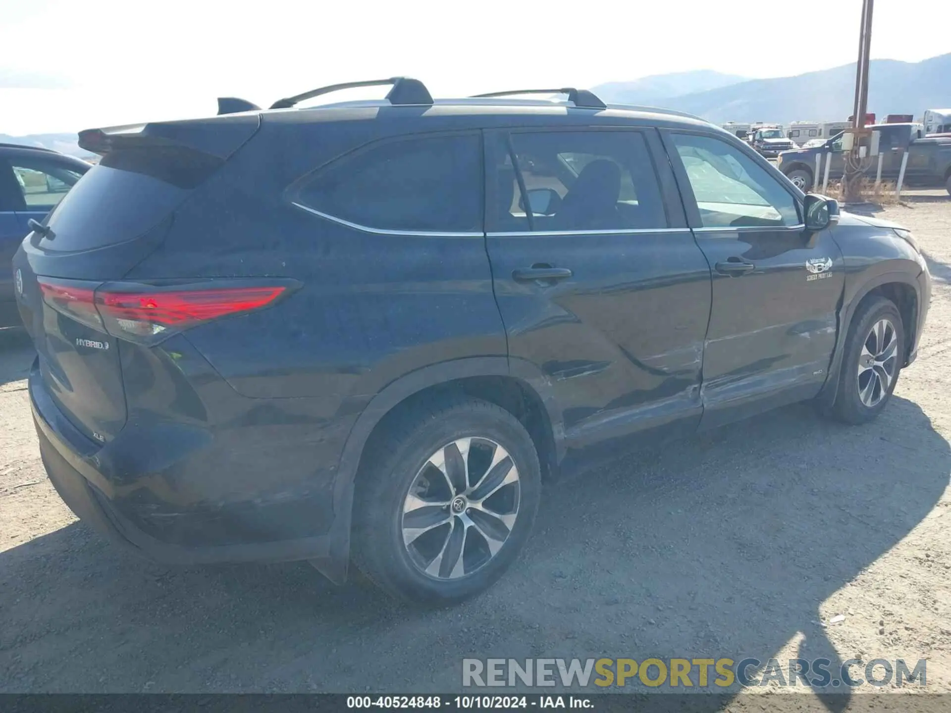 4 Photograph of a damaged car 5TDKBRCHXPS566375 TOYOTA HIGHLANDER 2023