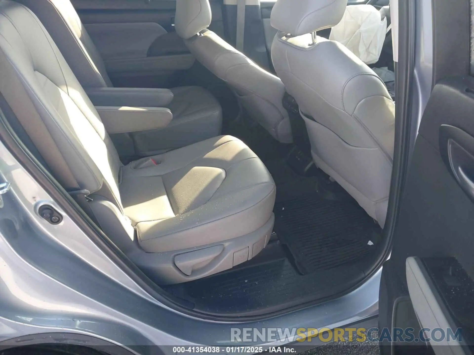 8 Photograph of a damaged car 5TDKDRAH0PS512550 TOYOTA HIGHLANDER 2023