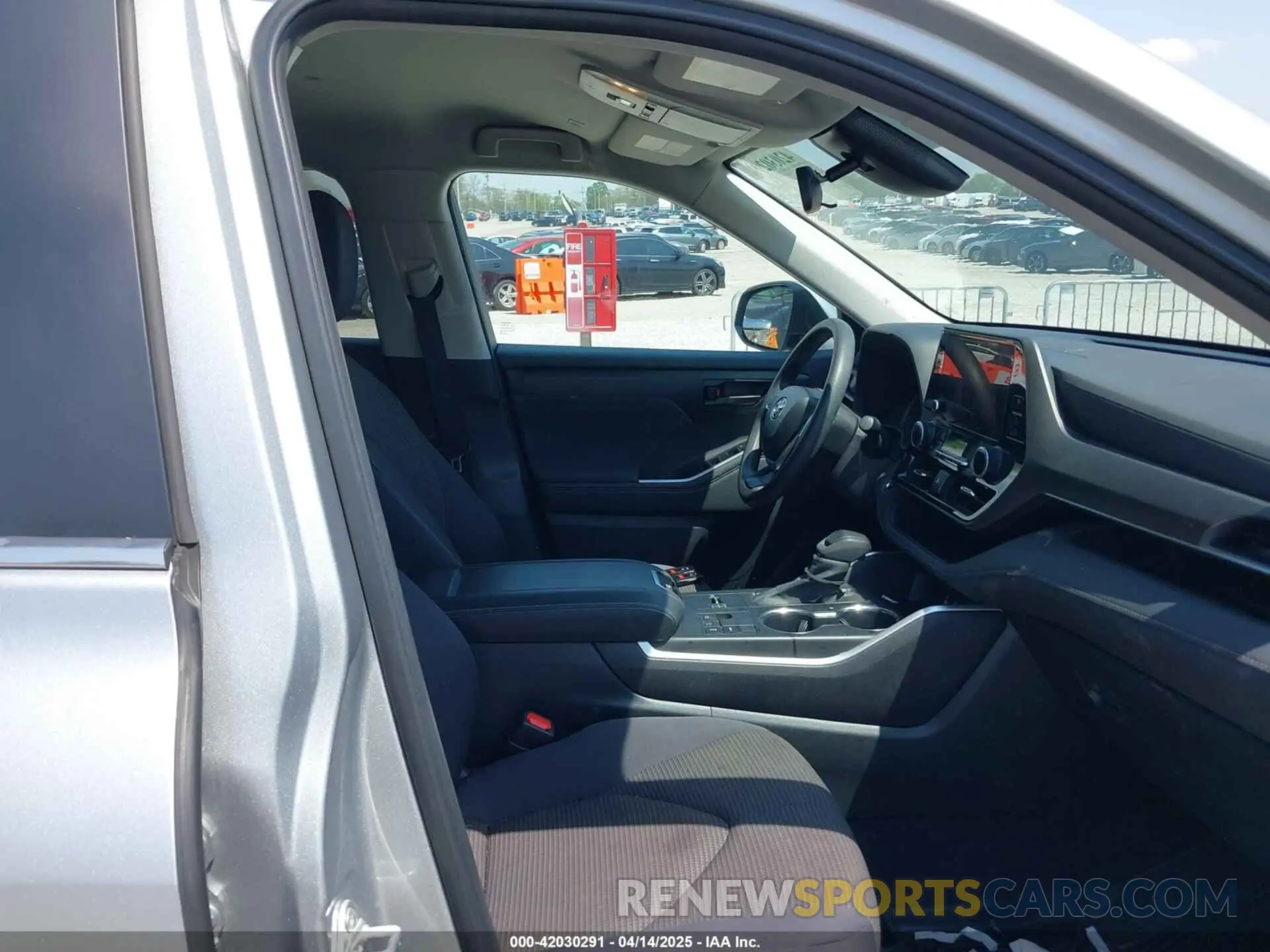 5 Photograph of a damaged car 5TDKDRAH1PS048393 TOYOTA HIGHLANDER 2023