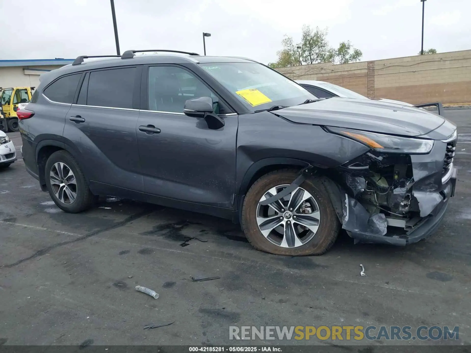 13 Photograph of a damaged car 5TDKDRAH2PS038908 TOYOTA HIGHLANDER 2023