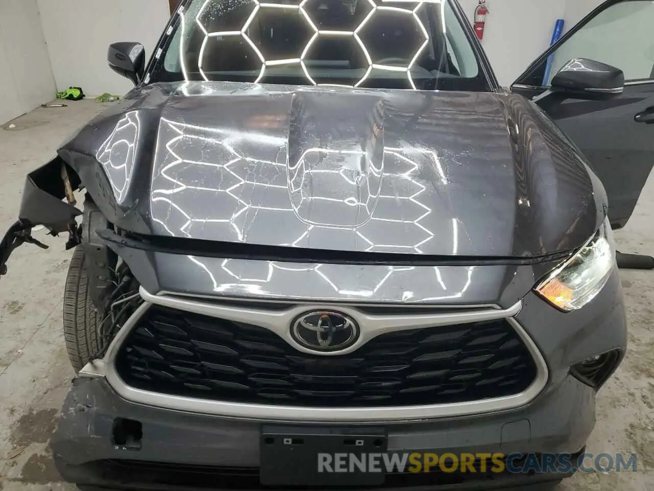 12 Photograph of a damaged car 5TDKDRAH3PS028145 TOYOTA HIGHLANDER 2023