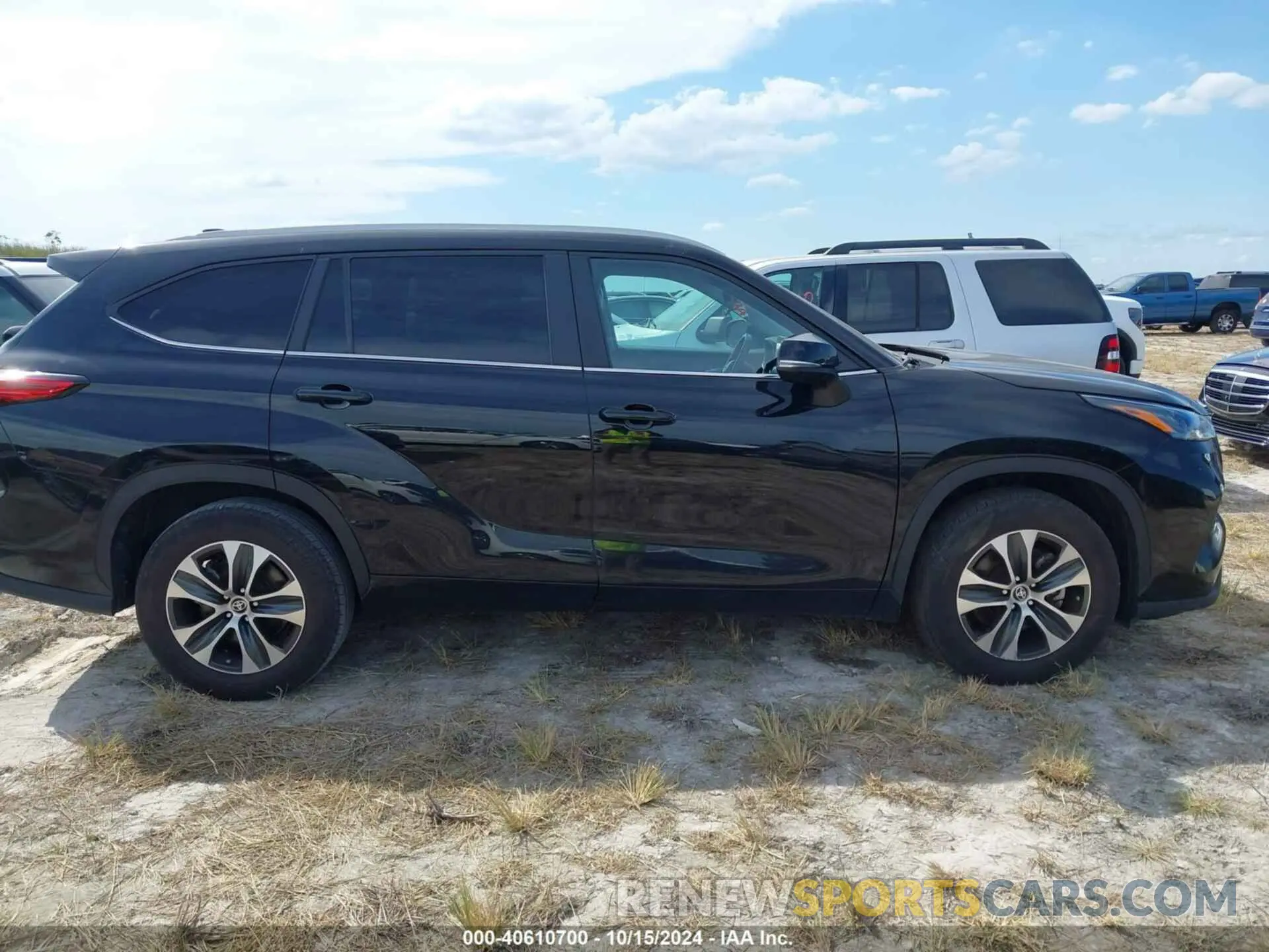 12 Photograph of a damaged car 5TDKDRAH3PS037119 TOYOTA HIGHLANDER 2023