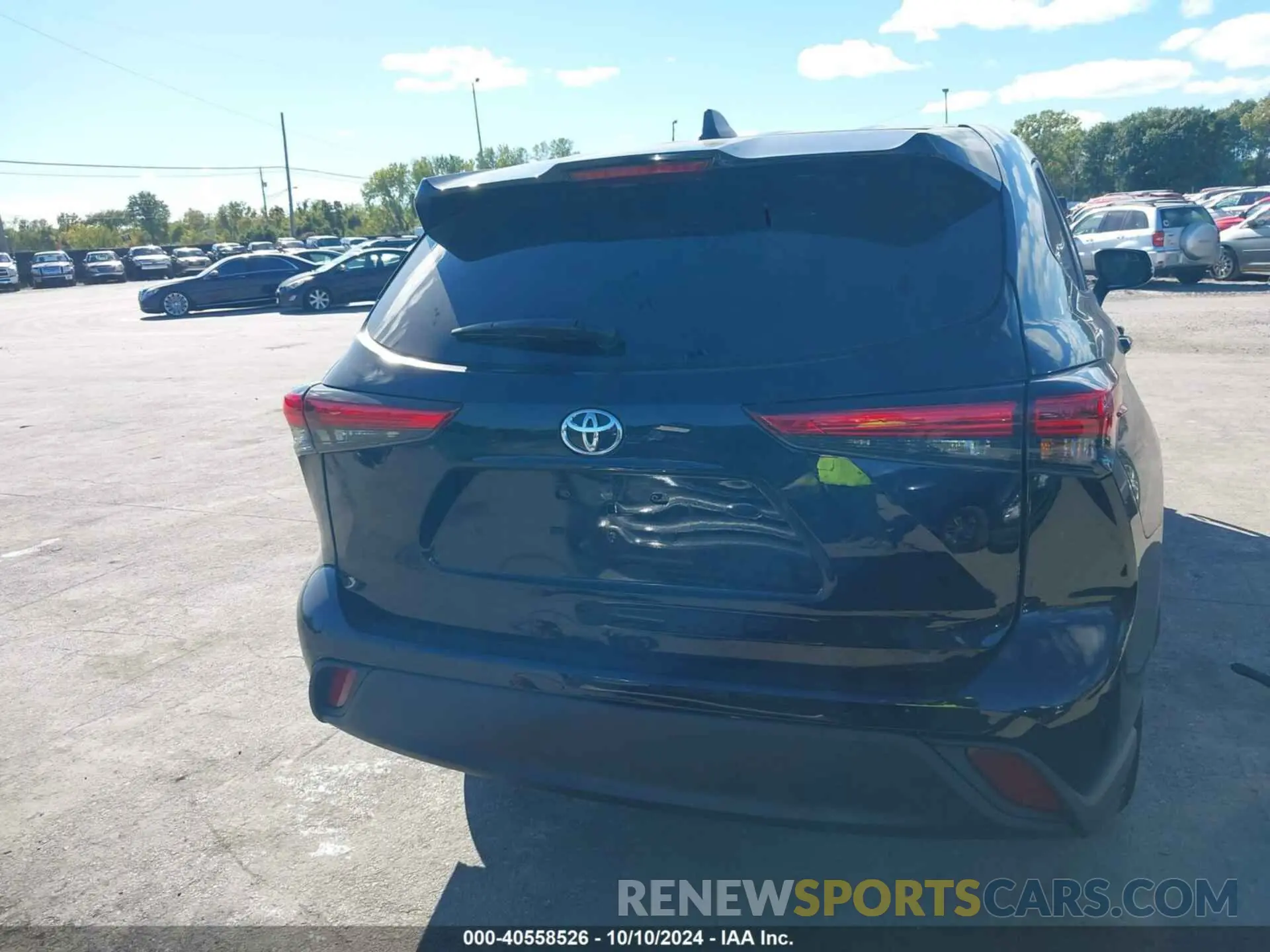 17 Photograph of a damaged car 5TDKDRAH4PS519212 TOYOTA HIGHLANDER 2023