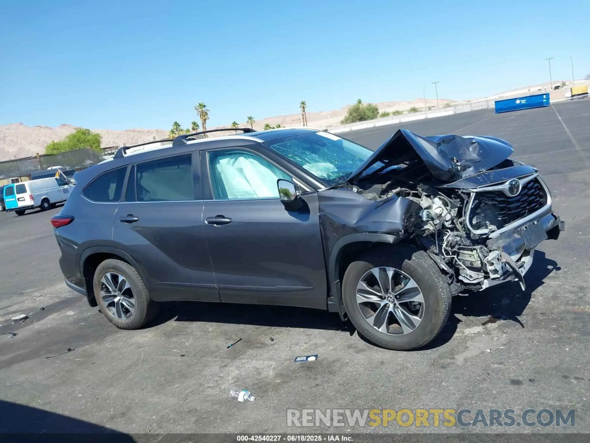 14 Photograph of a damaged car 5TDKDRAH5PS028891 TOYOTA HIGHLANDER 2023