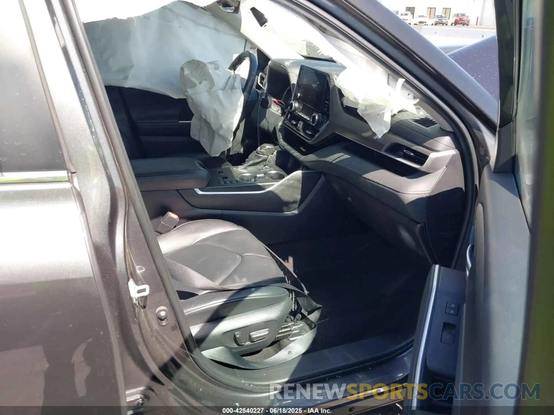 5 Photograph of a damaged car 5TDKDRAH5PS028891 TOYOTA HIGHLANDER 2023