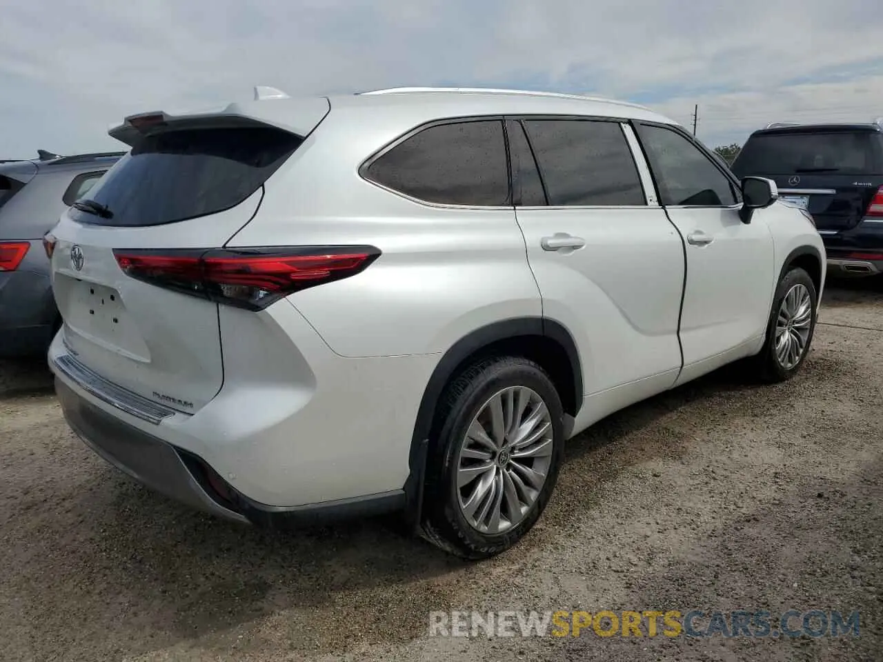 3 Photograph of a damaged car 5TDKDRAH6PS001487 TOYOTA HIGHLANDER 2023