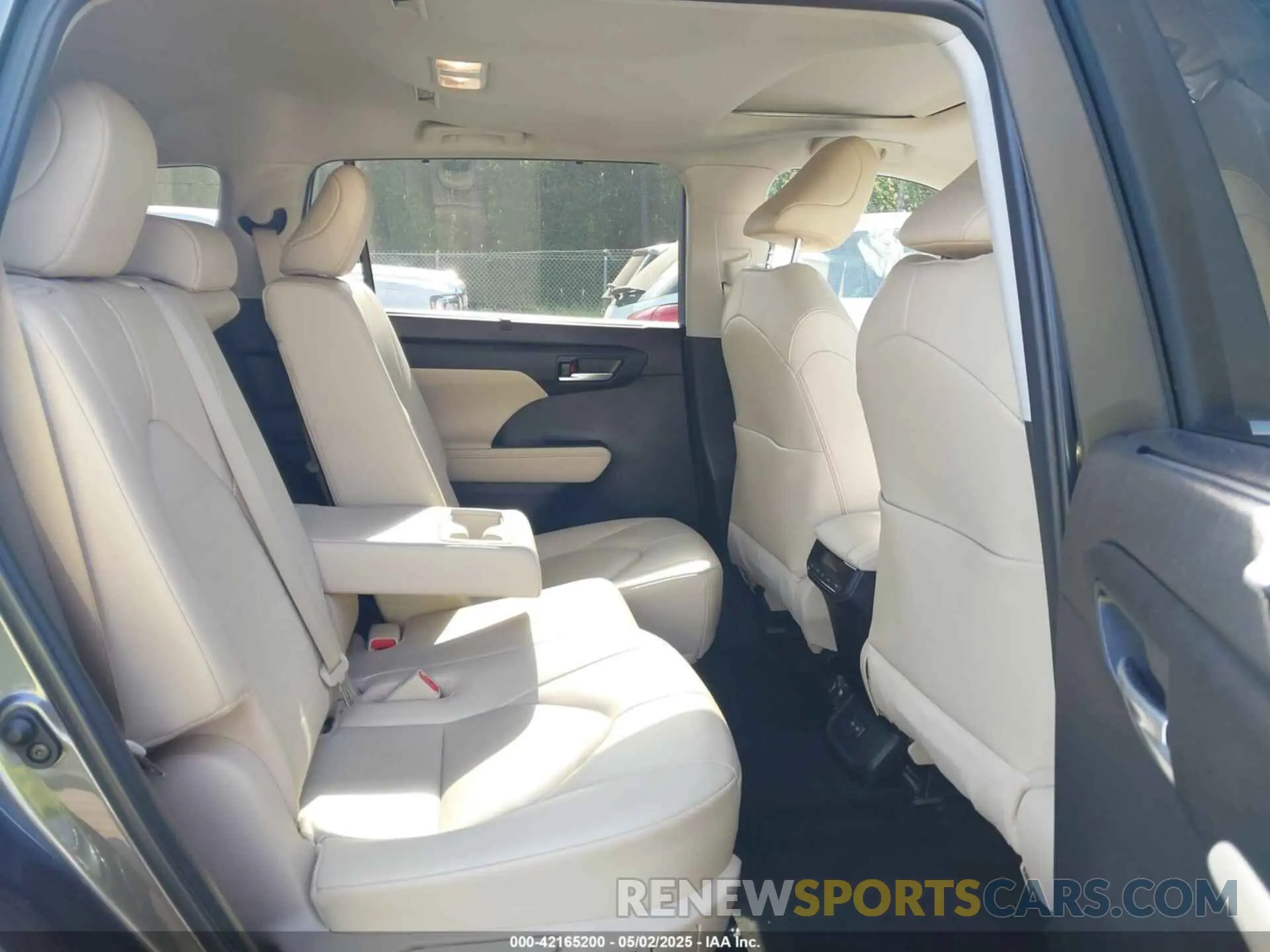 8 Фотография поврежденного автомобиля 5TDKDRAH6PS039527 TOYOTA HIGHLANDER 2023
