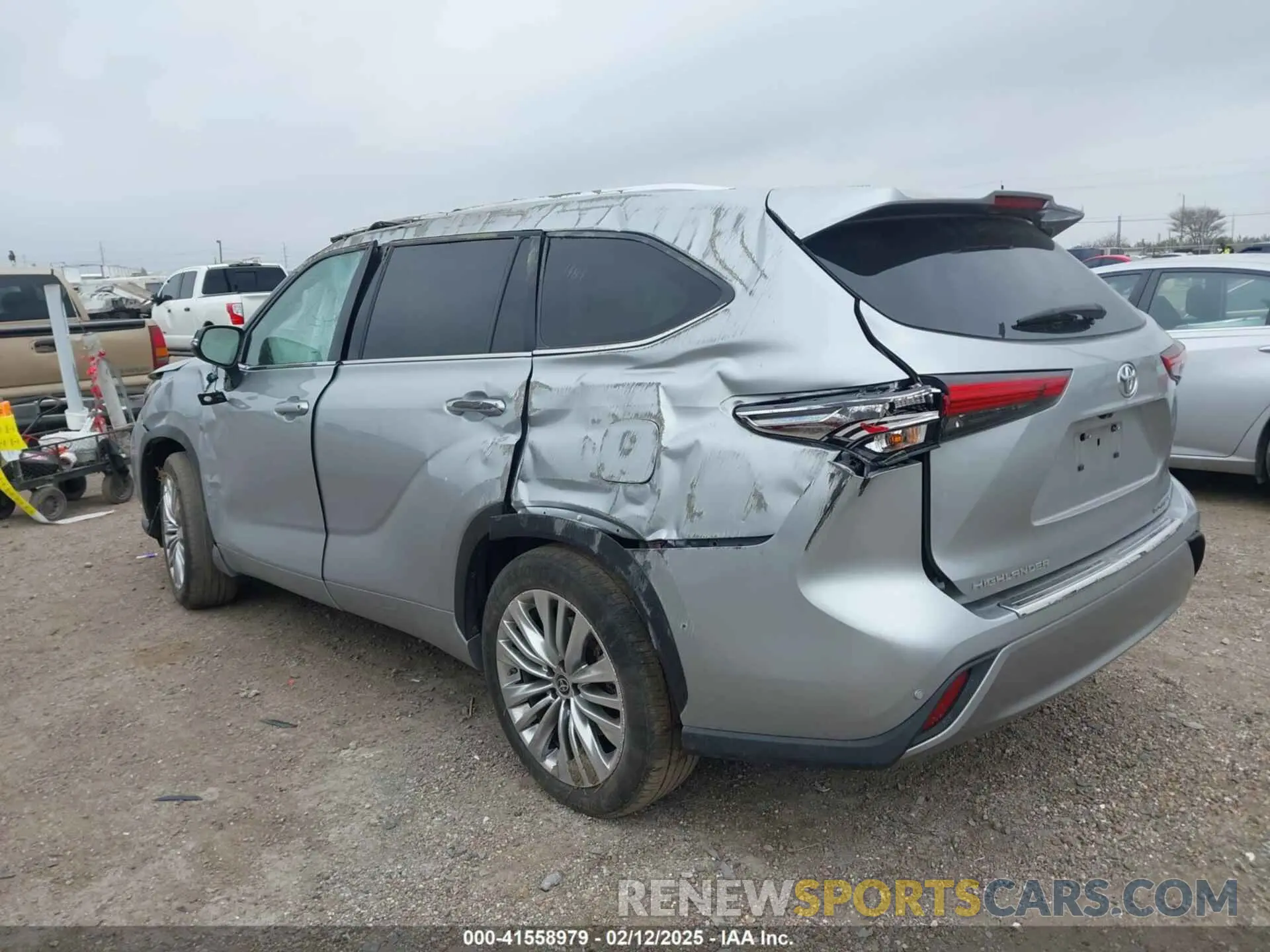 3 Photograph of a damaged car 5TDKDRAH6PS041116 TOYOTA HIGHLANDER 2023
