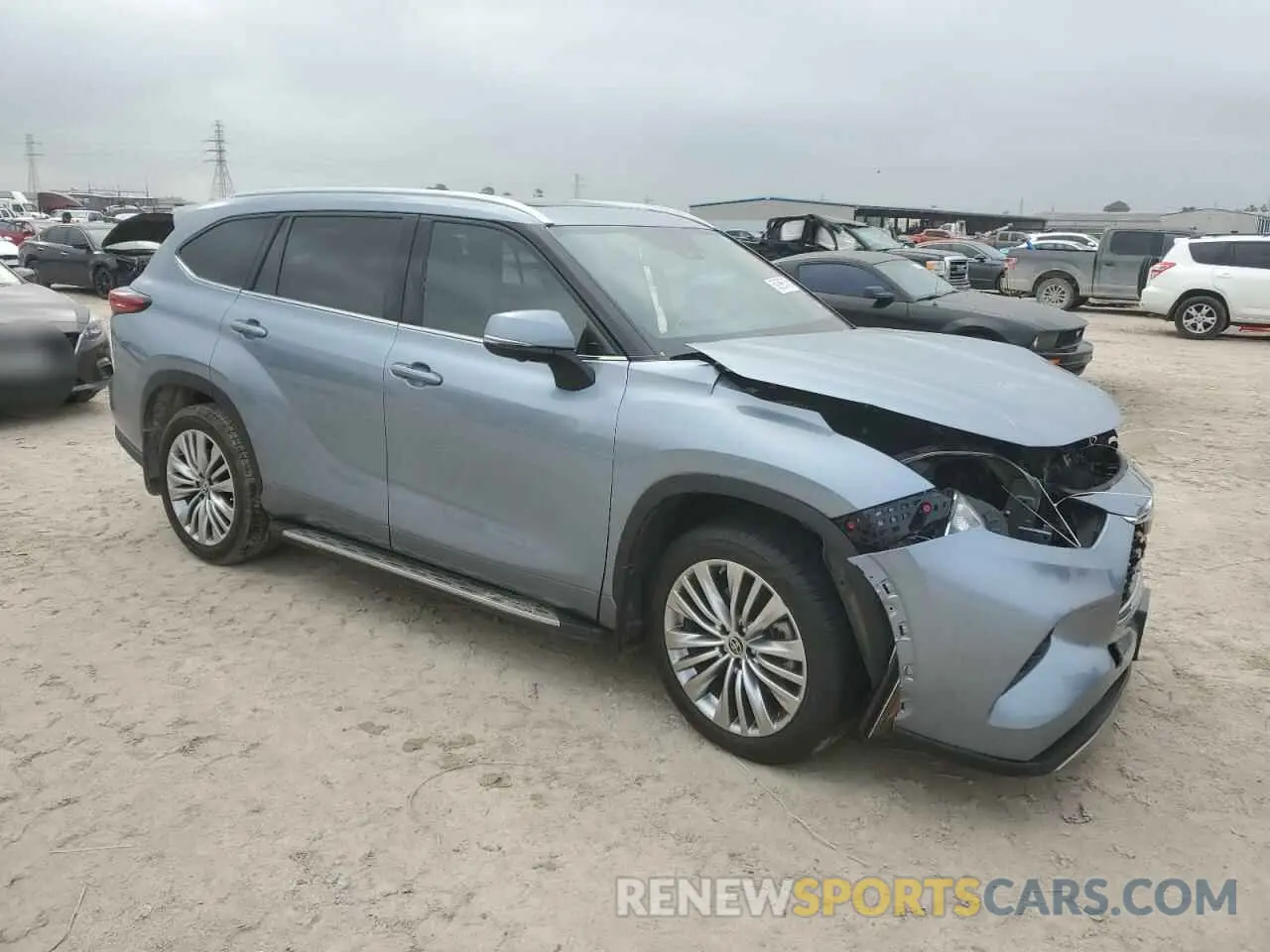 4 Photograph of a damaged car 5TDKDRAH7PS031159 TOYOTA HIGHLANDER 2023
