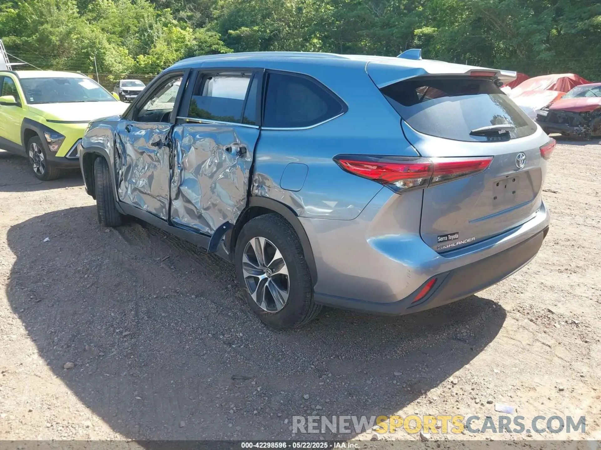 3 Photograph of a damaged car 5TDKDRAH7PS038449 TOYOTA HIGHLANDER 2023