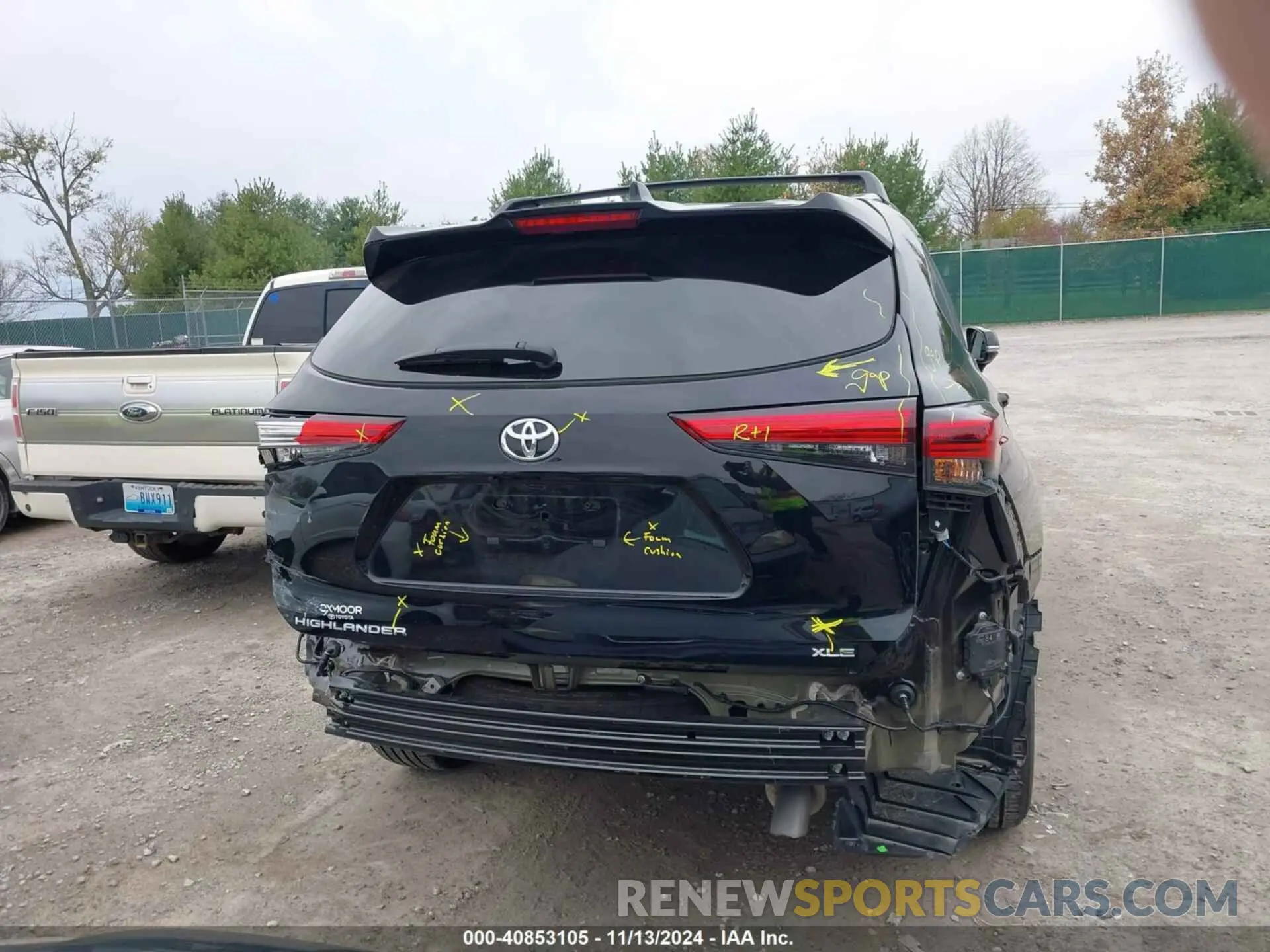 17 Photograph of a damaged car 5TDKDRAH7PS048897 TOYOTA HIGHLANDER 2023