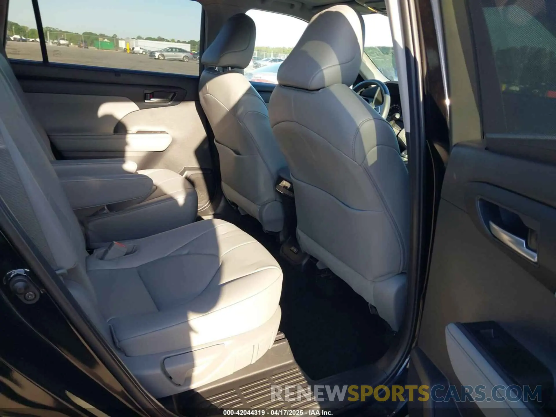 8 Фотография поврежденного автомобиля 5TDKDRAH7PS525179 TOYOTA HIGHLANDER 2023