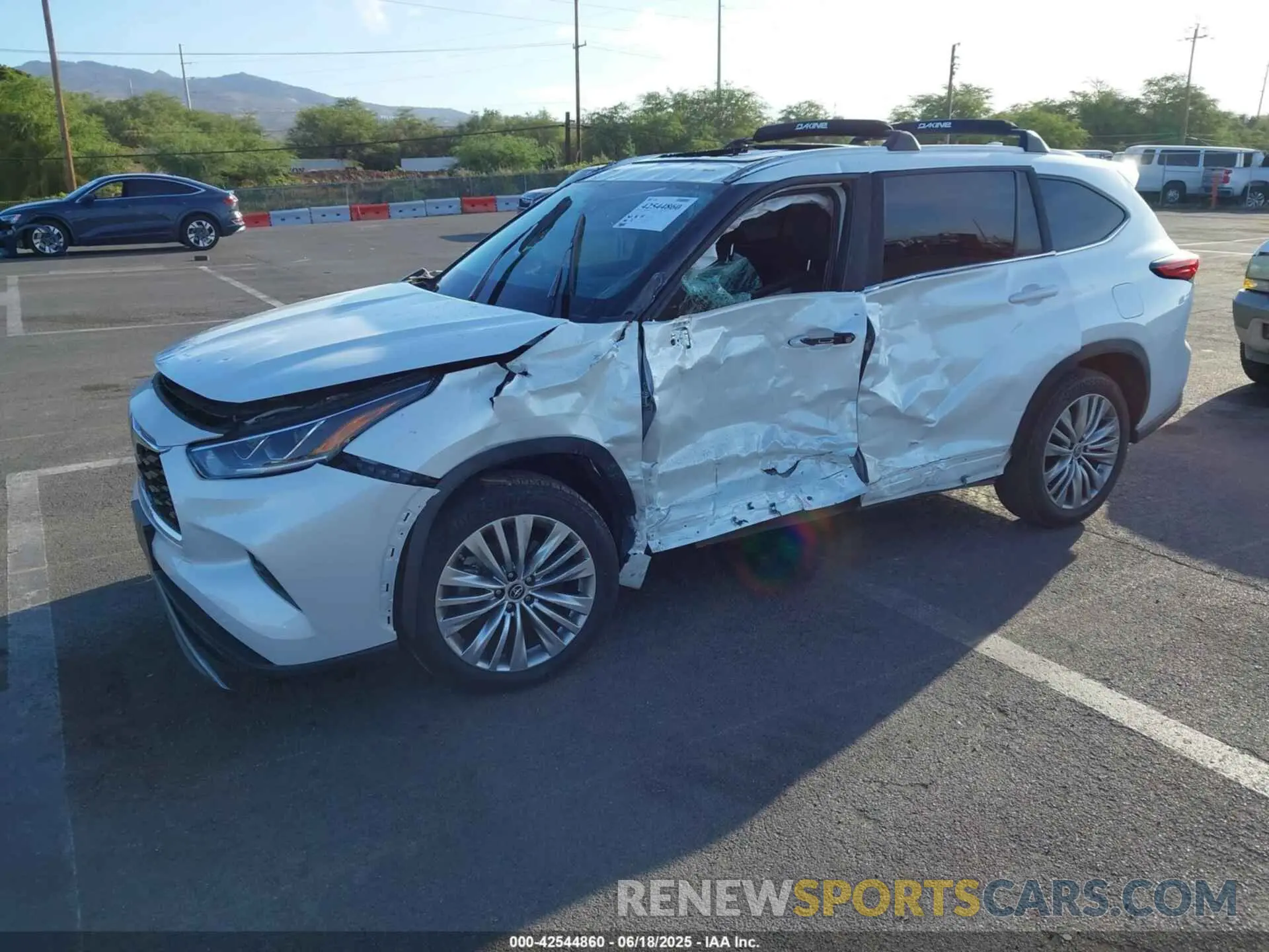 2 Фотография поврежденного автомобиля 5TDKDRAH8PS009638 TOYOTA HIGHLANDER 2023