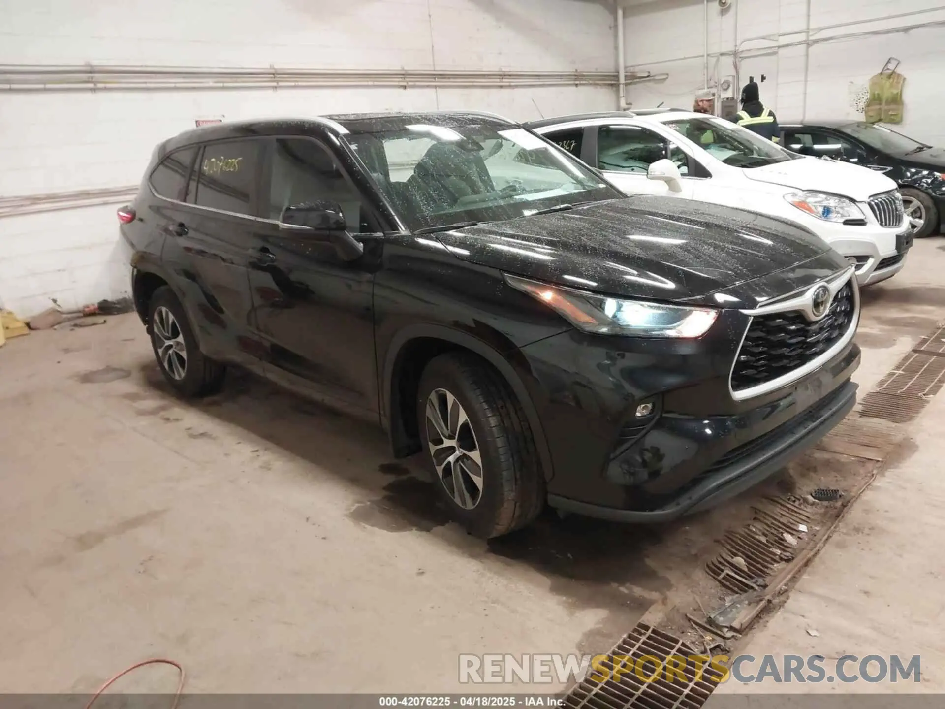 1 Photograph of a damaged car 5TDKDRAH8PS020610 TOYOTA HIGHLANDER 2023