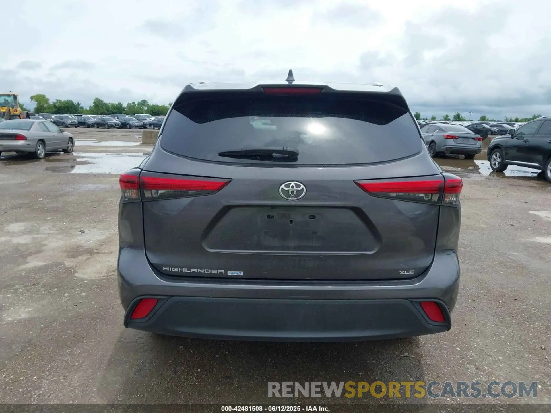 16 Photograph of a damaged car 5TDKDRAH8PS034684 TOYOTA HIGHLANDER 2023