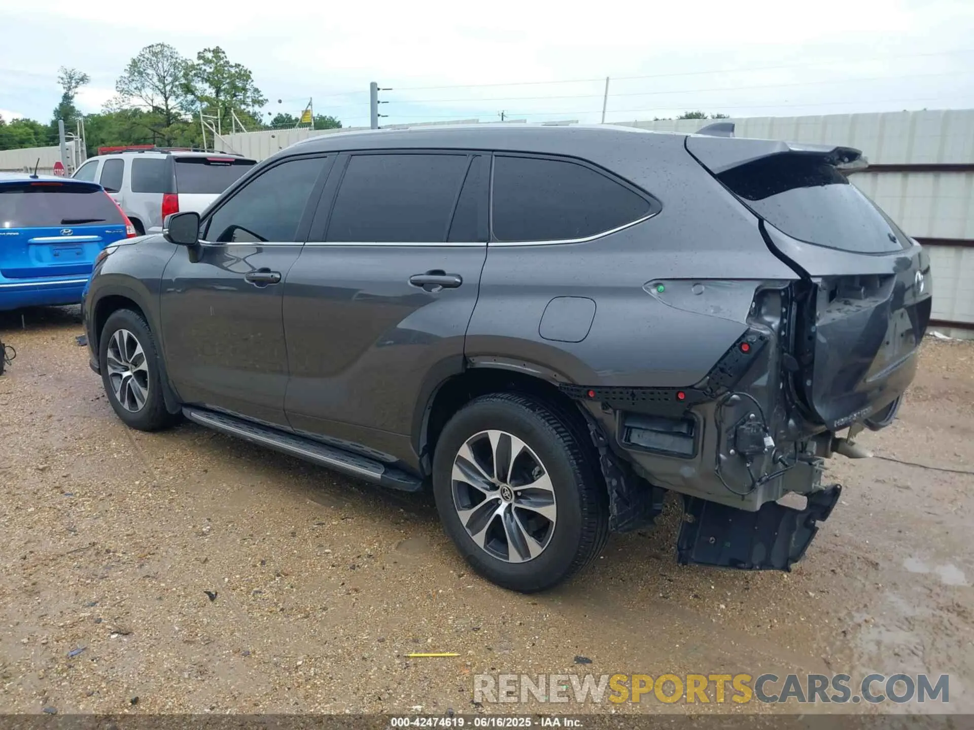 3 Фотография поврежденного автомобиля 5TDKDRAH8PS513610 TOYOTA HIGHLANDER 2023