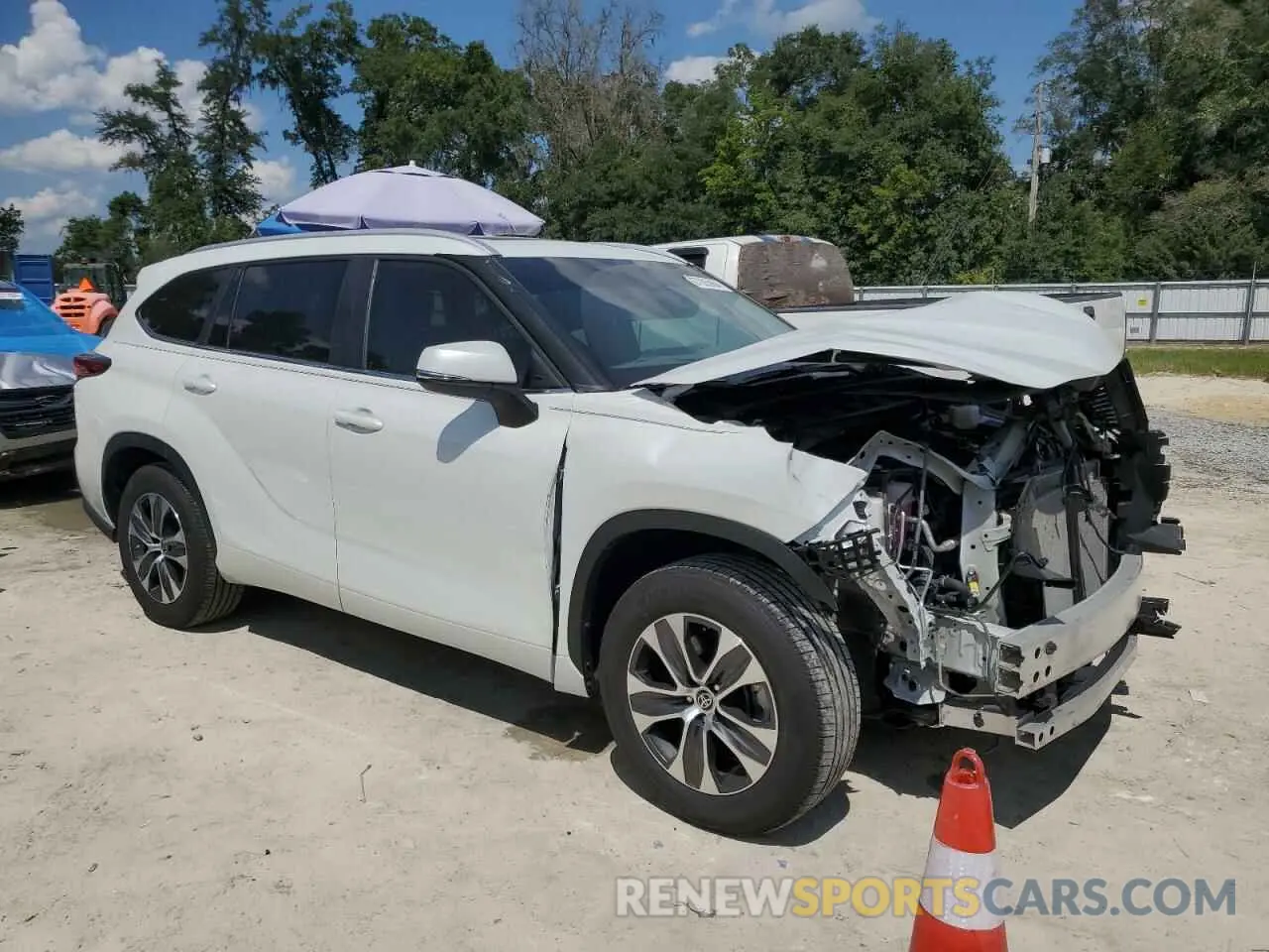 4 Photograph of a damaged car 5TDKDRAH9PS025394 TOYOTA HIGHLANDER 2023