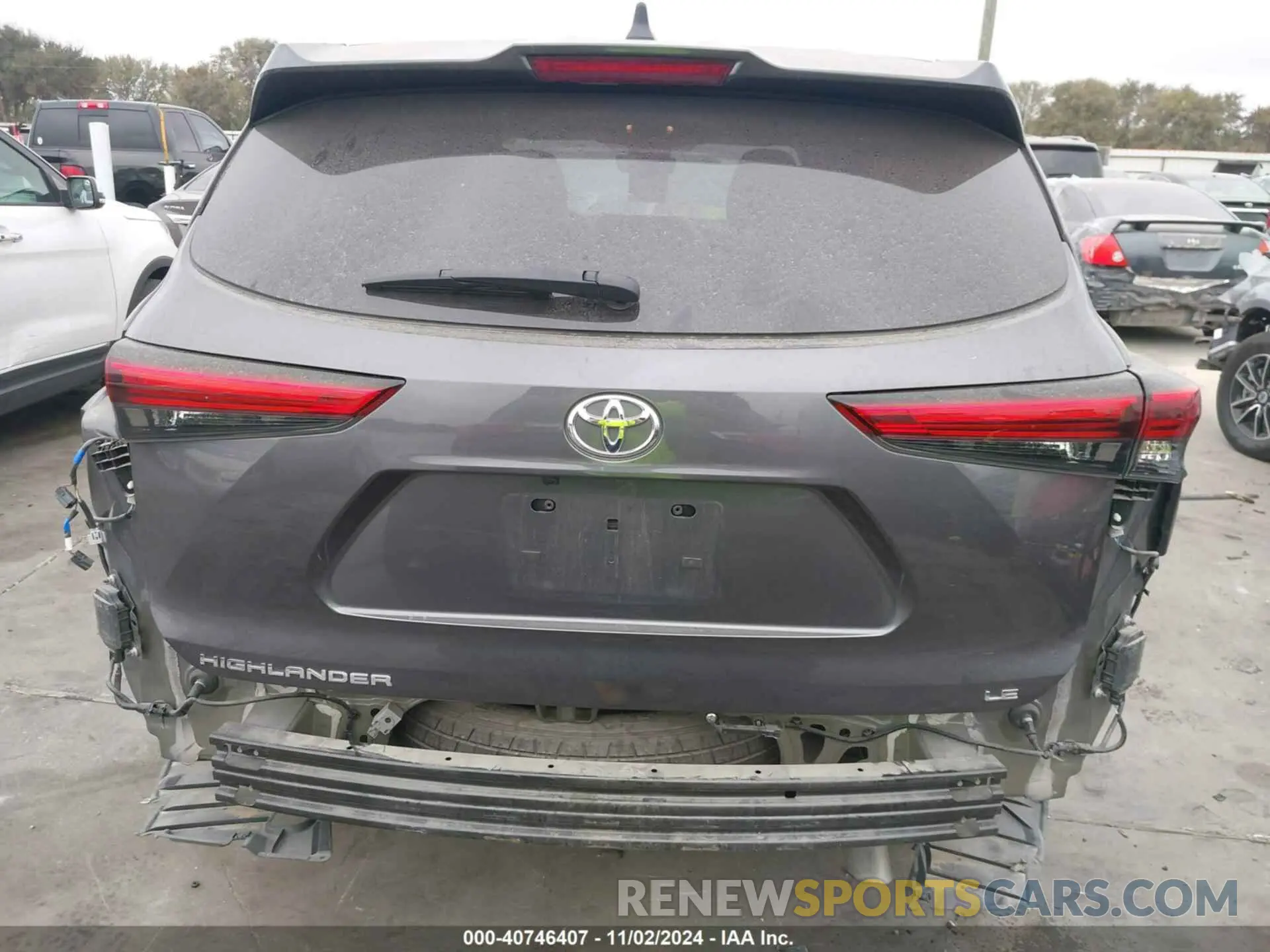 17 Photograph of a damaged car 5TDKDRAH9PS046634 TOYOTA HIGHLANDER 2023