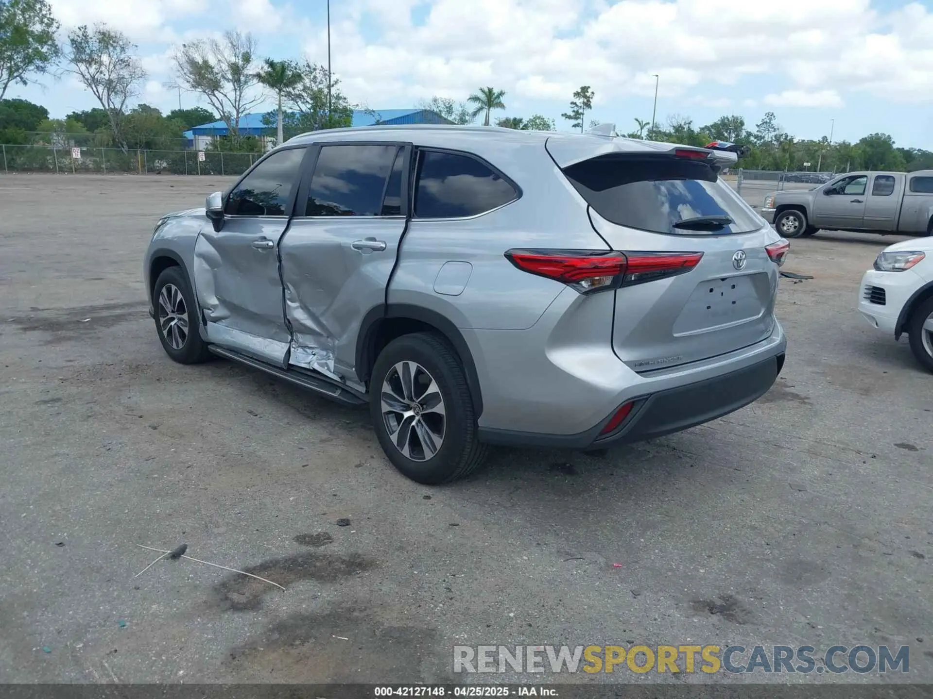 3 Photograph of a damaged car 5TDKDRAH9PS504169 TOYOTA HIGHLANDER 2023