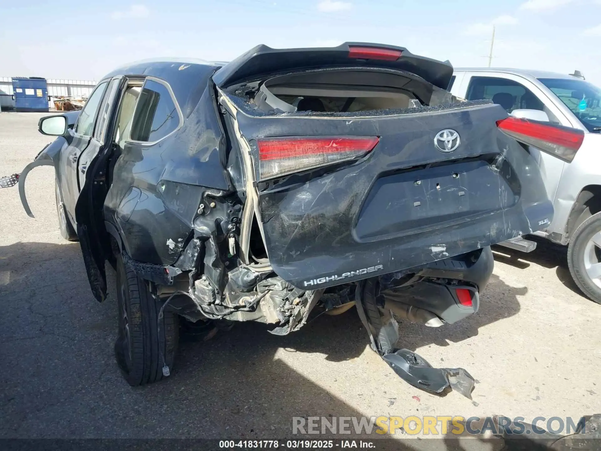 3 Photograph of a damaged car 5TDKDRAHXPS001167 TOYOTA HIGHLANDER 2023